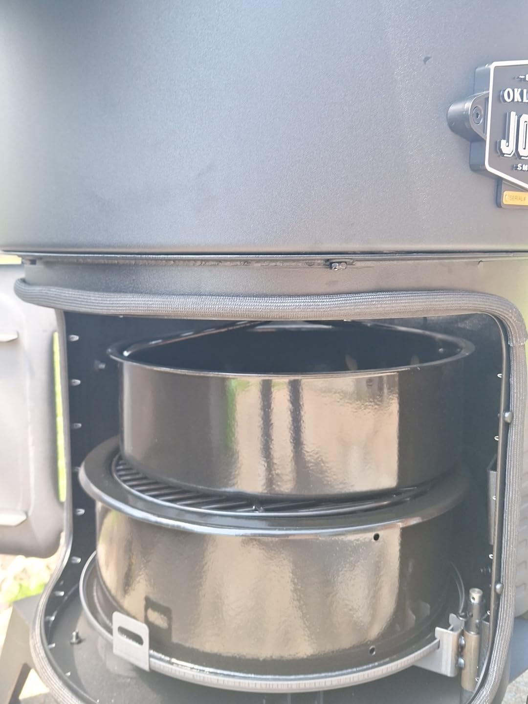 Oklahoma Joe's Bronco 18 in. Heavy Duty Charcoal Drum Smoker and Grill customer photo 2