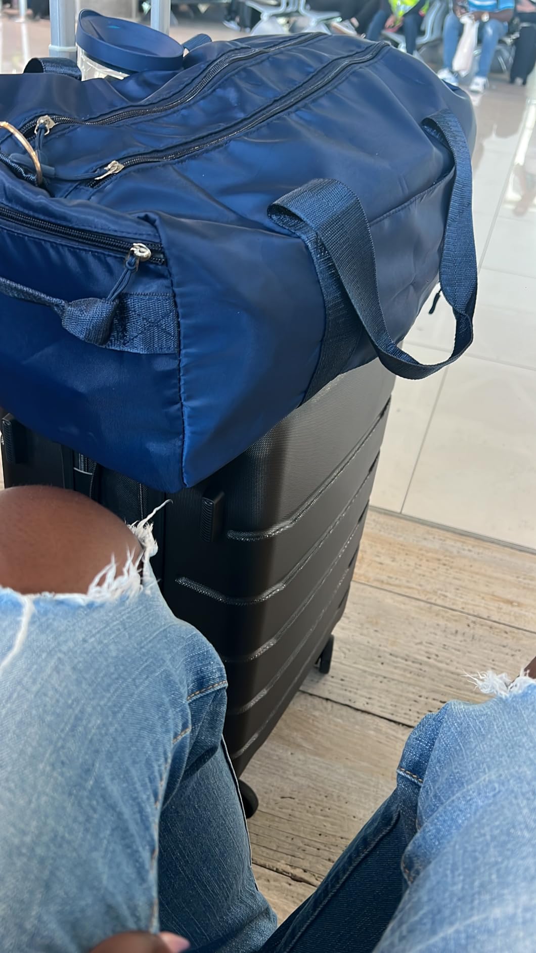28 Inch Carry On Luggage, ABS Hard Shell Lightweight Rolling Suitcase with Smooth Spinner Wheels and Built-in TSA Lock, Travel Suitcase for Business and Holiday Trips, Navy Blue customer photo 1