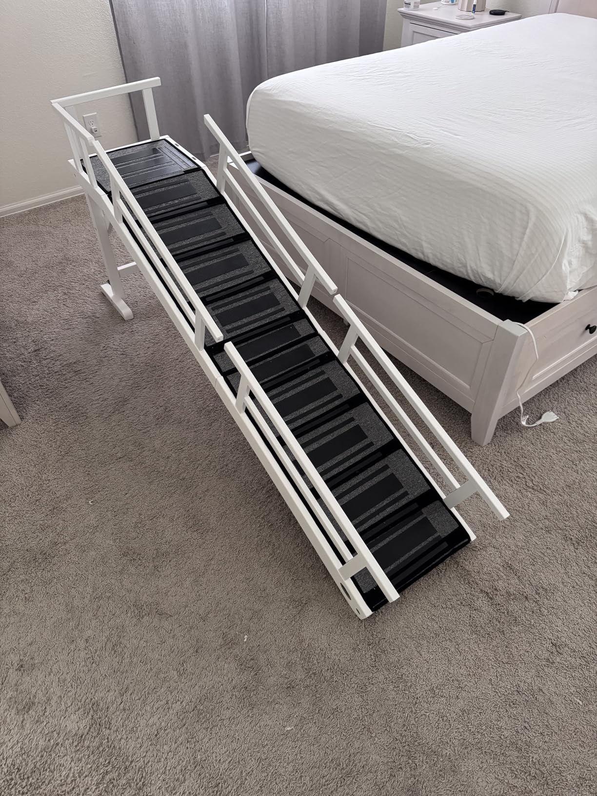 Dog Ramp for Bed or Couch, Wooden Pet Ramp with 20° Gentle Slope, Removable Side Rails, Non-Slip Surface, Top Platform & Wheels, Safe Bed Ramp for Small, Large & Senior Dogs, 74