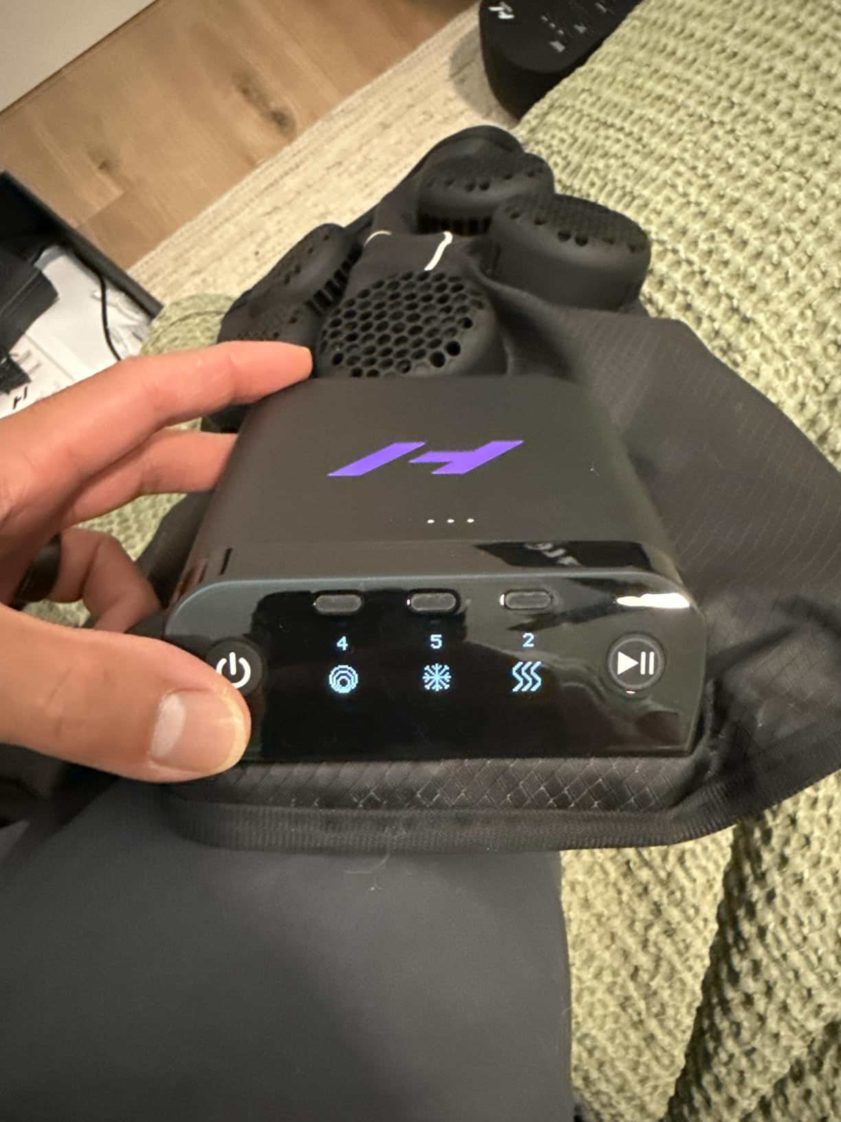 Hyperice X 2 Knee Advanced Heat and Cold Contrast Therapy Massager - Pain and Inflammation Relief - Provides Increased Range of Motion customer photo 2