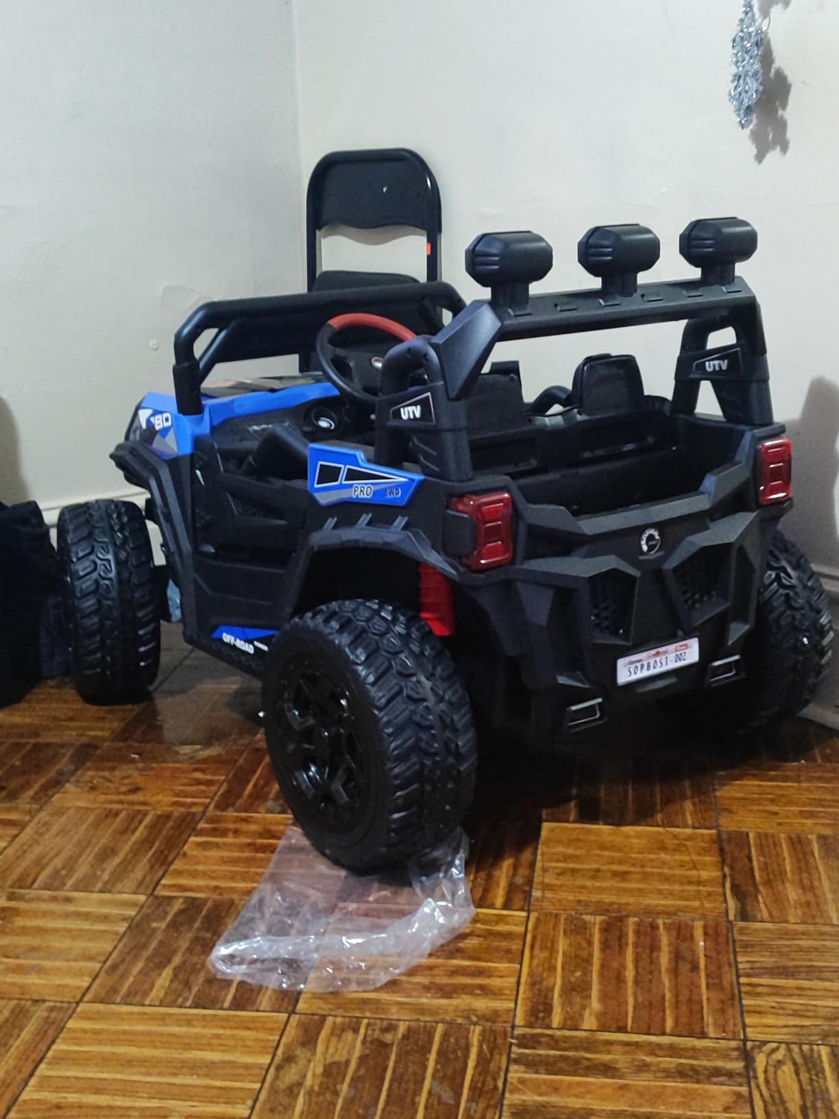 Sopbost 24V Ride On Car with Remote Control, 4x4 Ride On Toy for Kids, Battery Powered Electric Vehicles, 2WD/4WD Switchable, EVA Tires Wheels, Single-Seater, Music Play customer photo 2