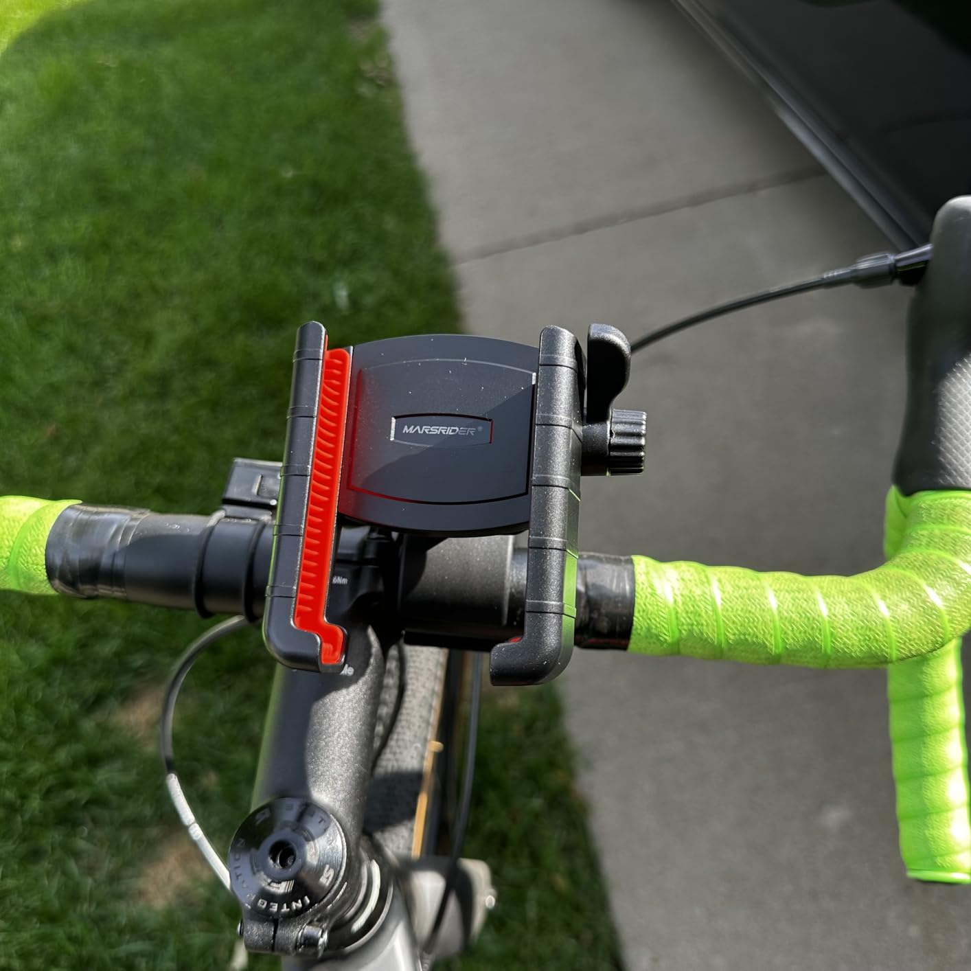 3rd Gen Shockproof Bike Phone Holder, Anti Vibration Motorcycle Phone Mount with Secure Lock, Universal Handlebar Mount for E-Bike, Bicycle, ATV, 4.7-7