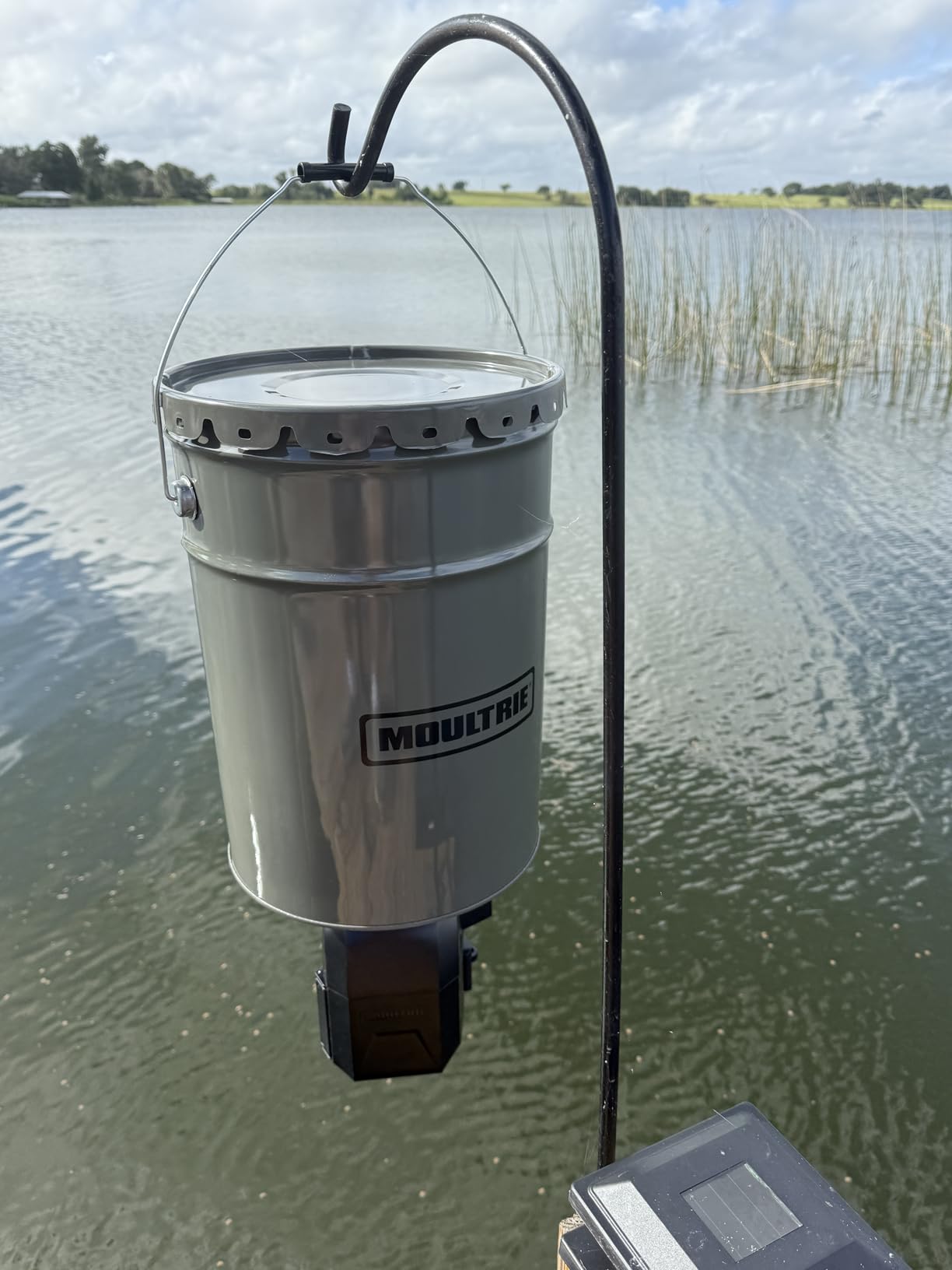 Moultrie 40 Lb All-in-One Directional Hanging Feeder - Deer & Fish Pond, Bluetooth App Control, Pairs with Edge 3, MFG-15102 customer photo 1