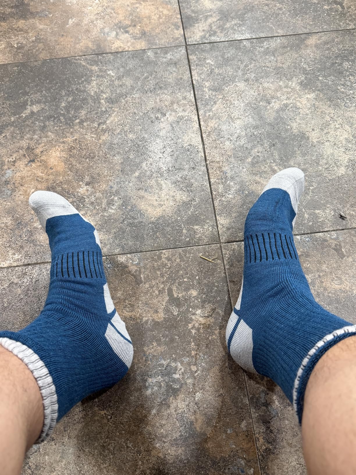 Niorasen Merino Wool Hiking Crew Socks for Men & Women, Thick Cushioned Anti-Blister, Moisture-Wicking, Seamless, 3/5 Pairs customer photo 1