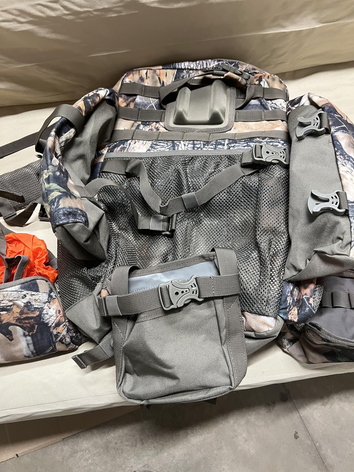 BLISSWILL Upgraded Hunting Backpack, With Padded Weapon Compartment for Bow Rifle, For Deer and Elk Hunting, Hunting bag with Rain Cover (Forest Floor) customer photo 2