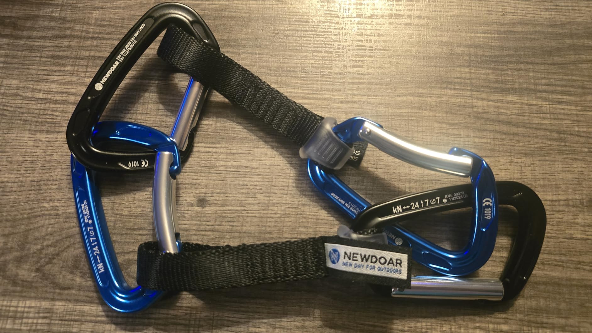 NewDoar Ultra-Light Aluminum Quickdraws Straight Bent Gate, Lightweight Rock Climbing Quickdraw Set with Keylock Nose for Alpine Climbing Gear customer photo 2