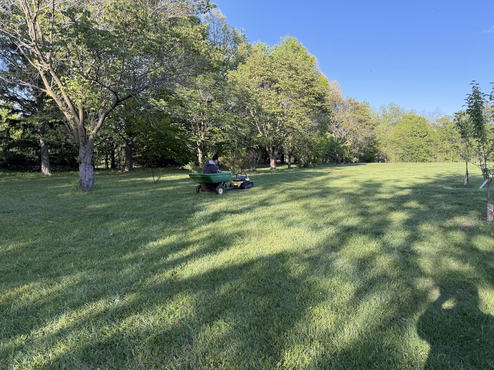 YARBO Robot Lawn Mower for Large Yard up to 6 Acres, Perimeter Wire Free, Modular Design, 1.2-4.0 in Cutting Height, 70% Slopes, Auto Recharging, AI Vision & RTK for Navigation customer photo 2