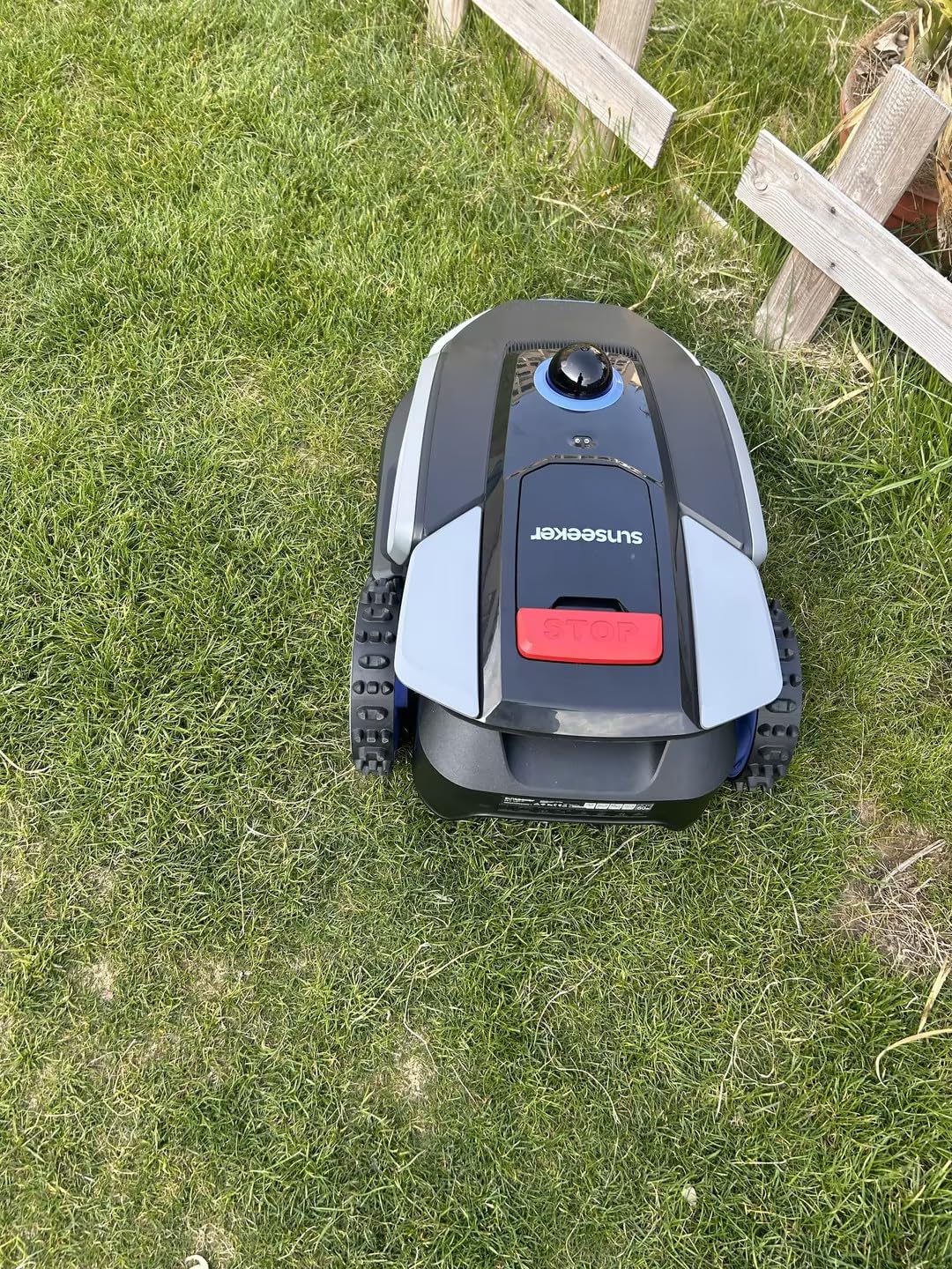 Sunseeker S4 LiDAR Robot Lawn Mower for Up to 0.25 Acre (1000 m²), Vision AI + 360° 3D LiDAR Navigation, Wire-Free Virtual Boundary, Systematic Cutting, 42% Slope, App Control, 60 dB Quiet Mowing customer photo 1