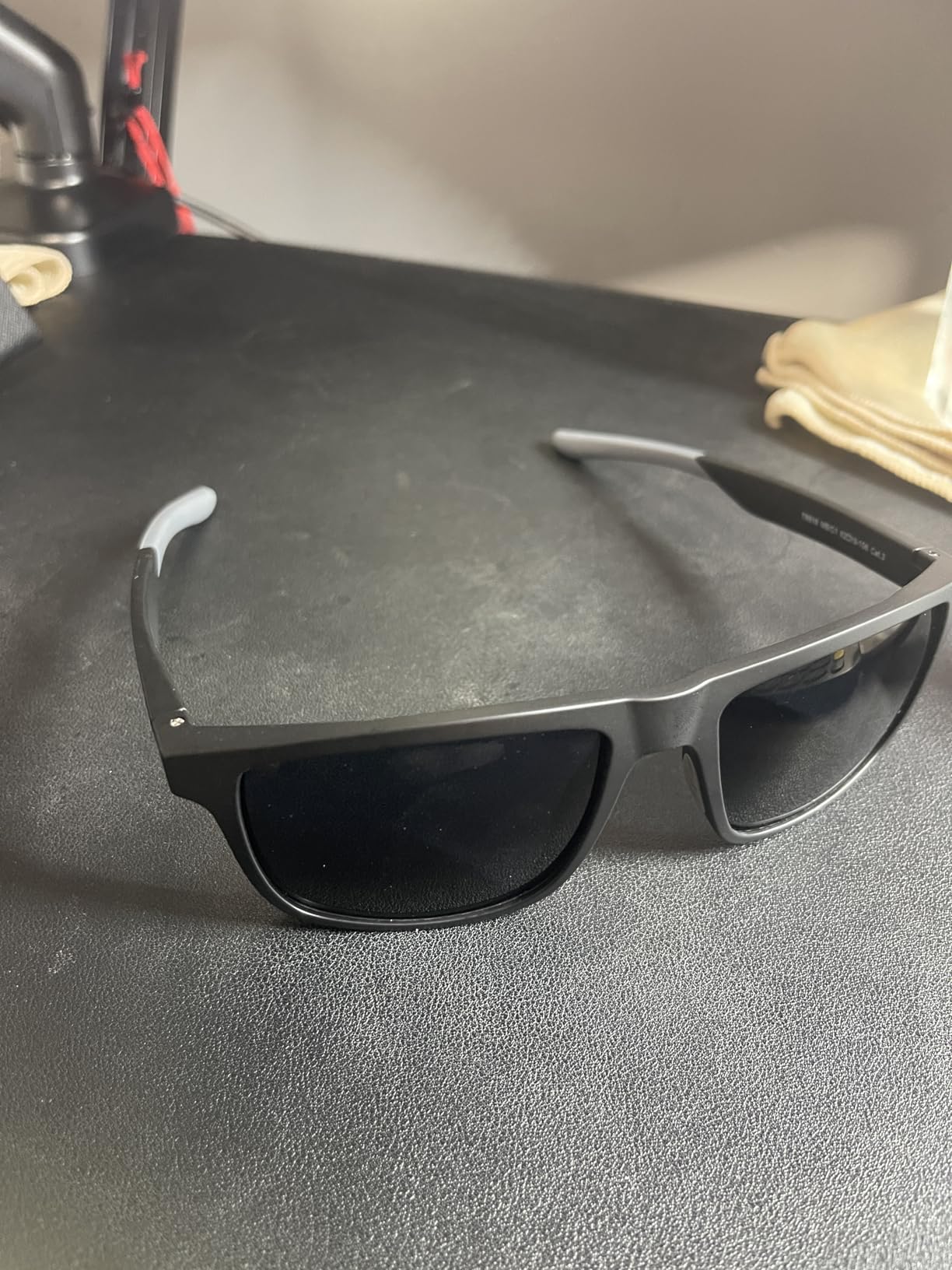 Bloomoak Big Head Sunglasses for Men, 160mm Extra Wide XXL Polarized Sunglasses, TR90 No-Pinch Fit Frame, Oleophobic Coating Lenses, Anti-Slip, Anti-Glare, UV400 Protection customer photo 1