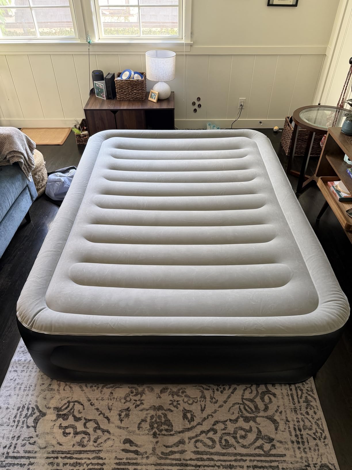 VOSSER Queen Air Mattress with Built-in Pump,18'' Raised Blow Up Mattress, Leak-Proof Air Bed with Storage Bag, Flocked Top Inflatable Mattress for Home, Camping & Guests, I-Beam, Colchon Inflable customer photo 1