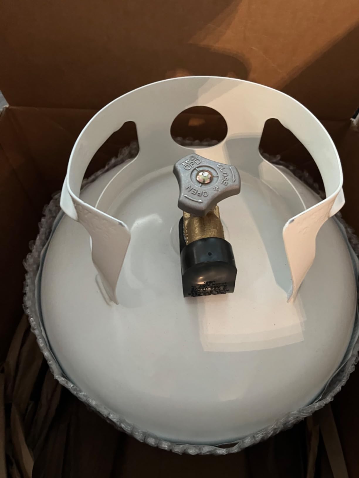 Flame King YSN-201 20-Pound Steel Propane Tank Cylinder with Type 1 OPD Valve, White customer photo 2