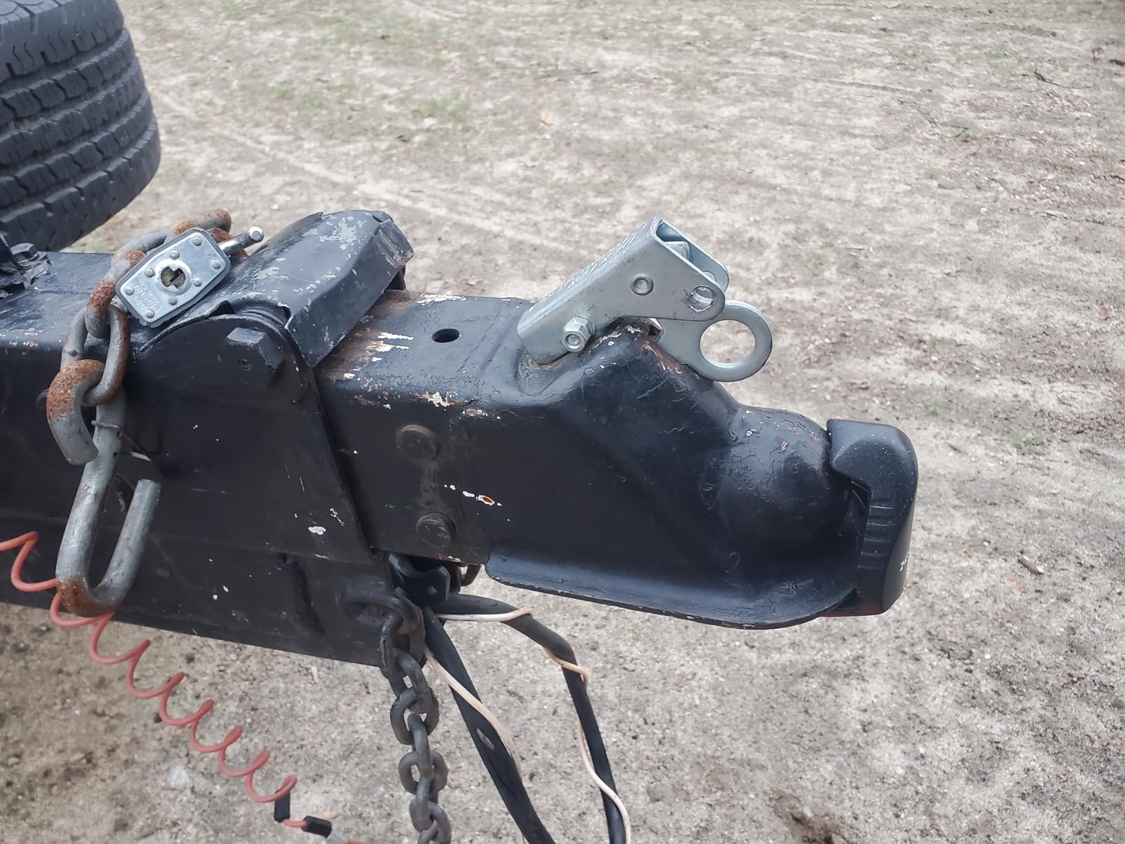 Master Lock Black Universal Size Trailer Hitch Lock, Trailer Coupler Lock for Securing RVs, Horse Trailers, Tool Trailers and More, 379ATPY customer photo 2