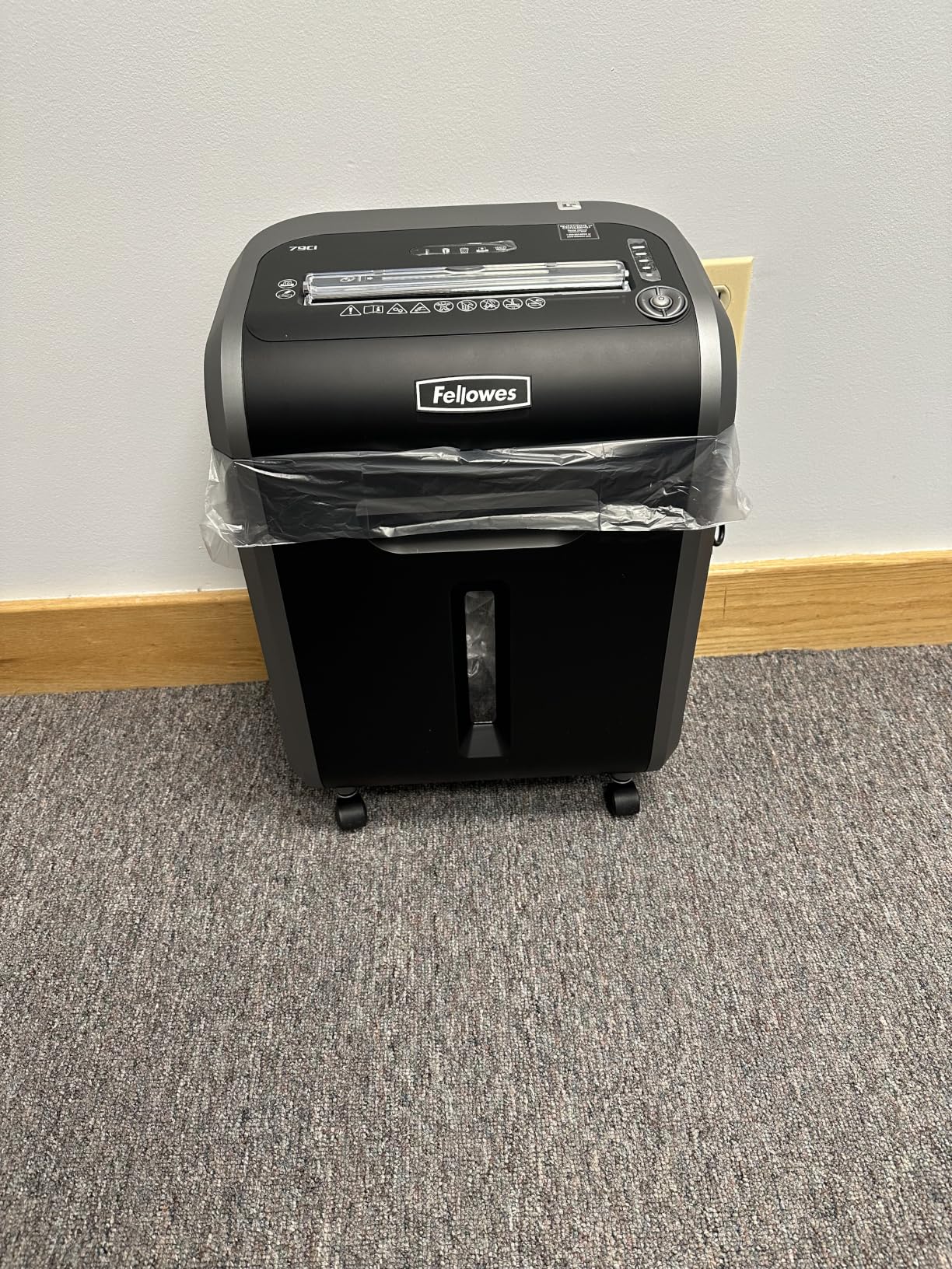 Fellowes Powershred 79Ci 16-Sheet 100% Jam-Proof Heavy Duty Crosscut Paper Shredder Machine for Office and Home, Black/Dark Silver 3227919 customer photo 1