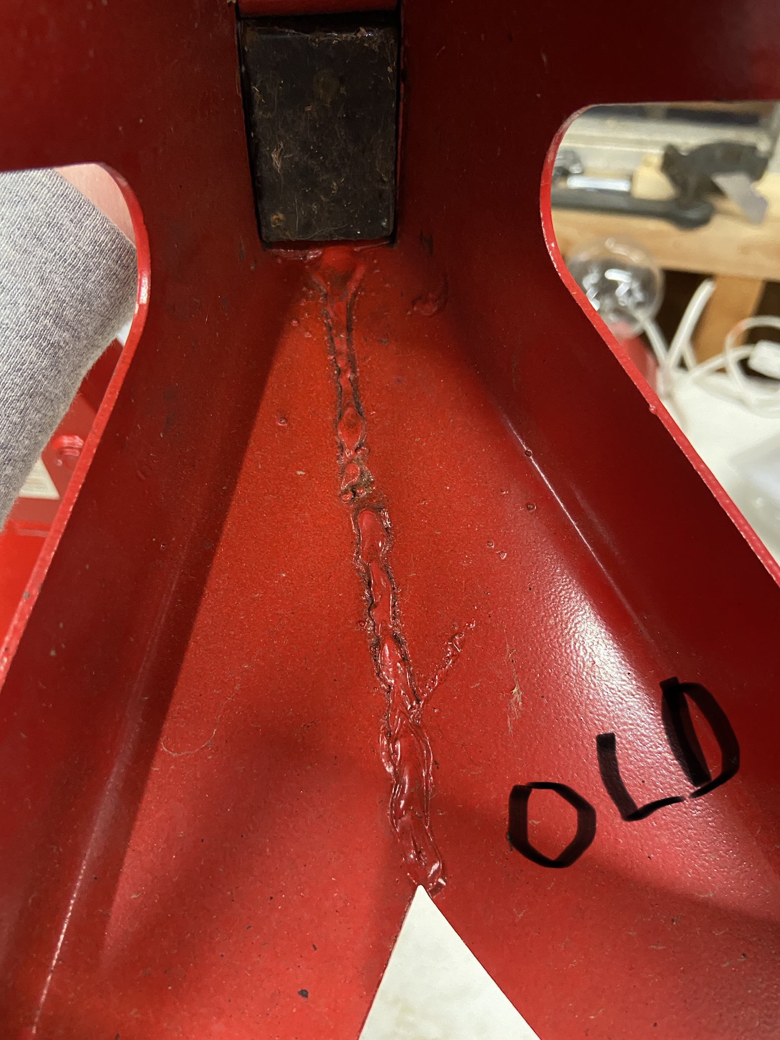 BIG RED T43006 Torin Steel Jack Stands (Fits: SUVs and Extended Height Trucks): 3 Ton (6,000 lb) Capacity, Red, 1 Pair customer photo 2