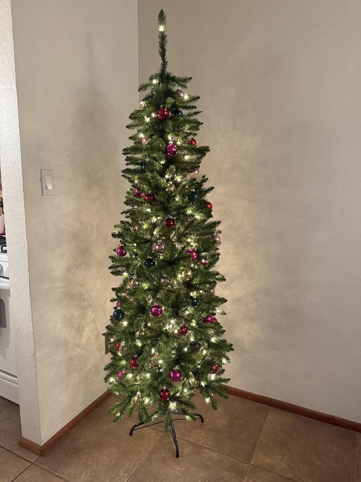 National Tree Company 6.5 ft Pre-Lit Kingswood Fir Slim Artificial Christmas Tree, 250 Clear Lights, 719 Tips customer photo 1