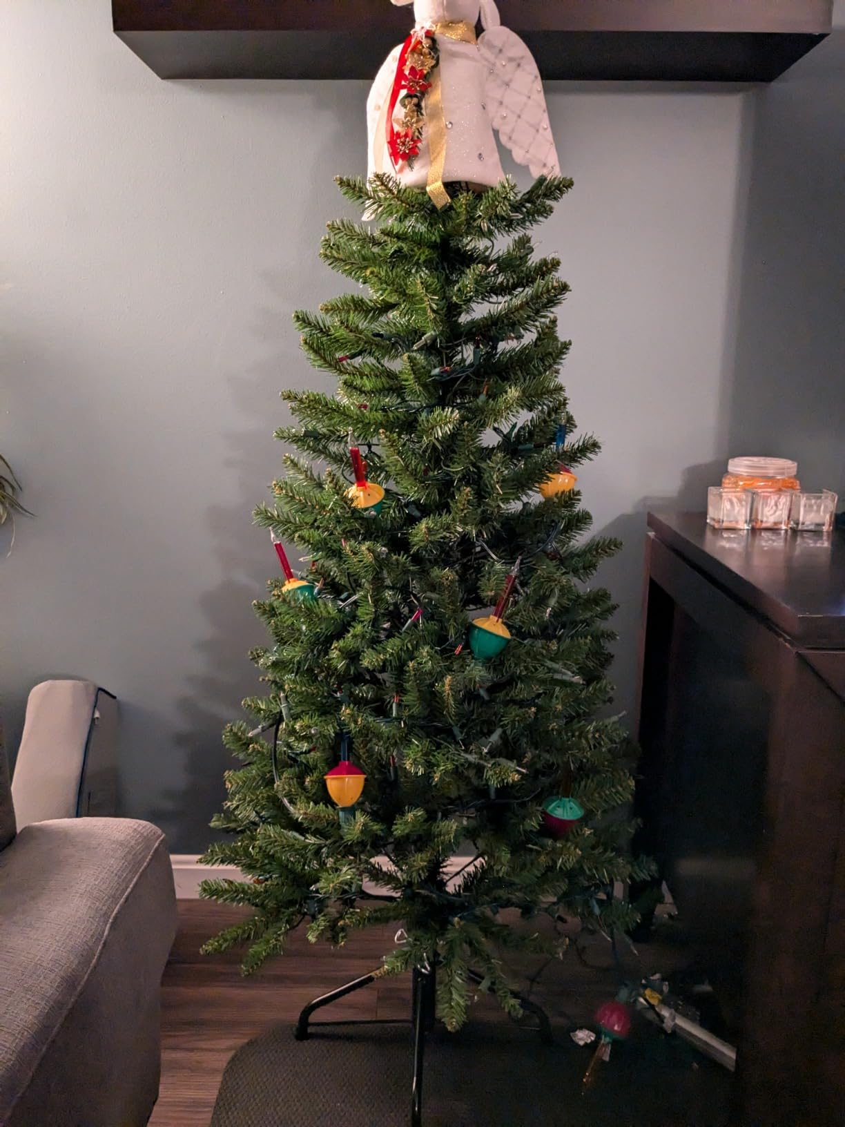 National Tree Company 4.5ft Pre-Lit Kingswood Fir Slim Christmas Tree | 150 Clear Lights, 330 Tips, Includes Stand, Artificial, Green customer photo 2