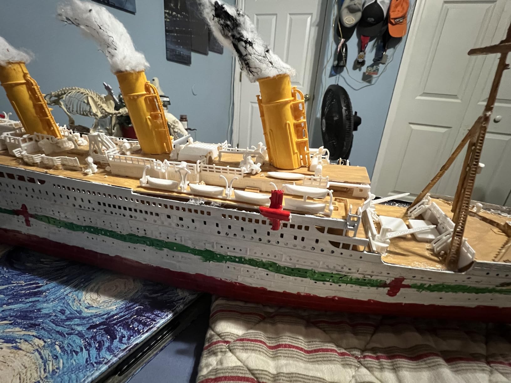 Revell 05715 1:400 RMS Titanic 100th Anniversary Edition Gift Set customer photo 2