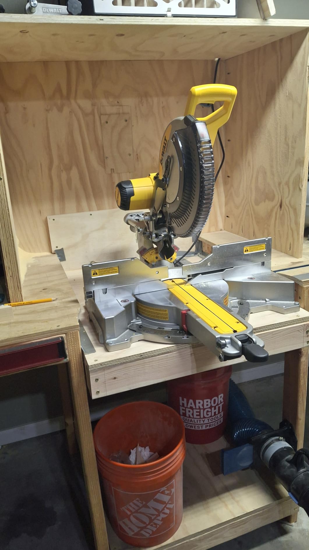 DEWALT Miter Saw, 12-inch Double Bevel Sliding Compound Miter Saw with XPS LED Shadow Light System, Includes Blade Wrench, Material Clamp and Dust Bag (DWS780) customer photo 2