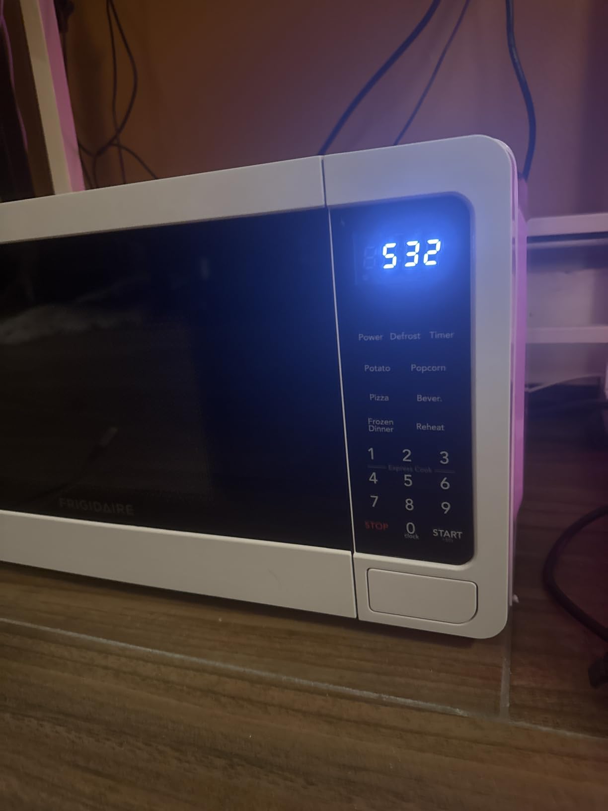 FRIGIDAIRE EMW733BLACKAMZ 0.7 Cu. Ft. Microwave, Black customer photo 1