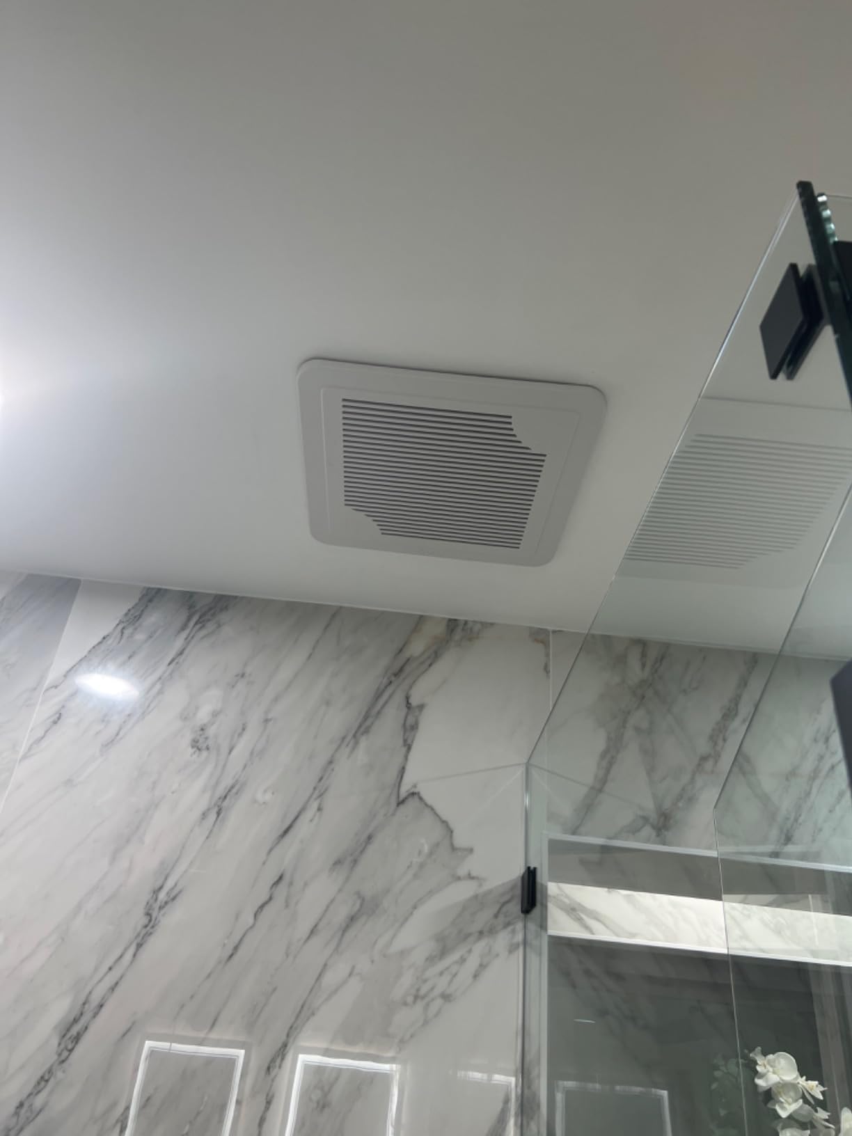 Delta Breeze GreenBuilder Exhaust Ventilation Bath Fan 80 CFM Energy Efficient Quiet Operation Motor with Humidity Sensory and LED Light, White customer photo 2