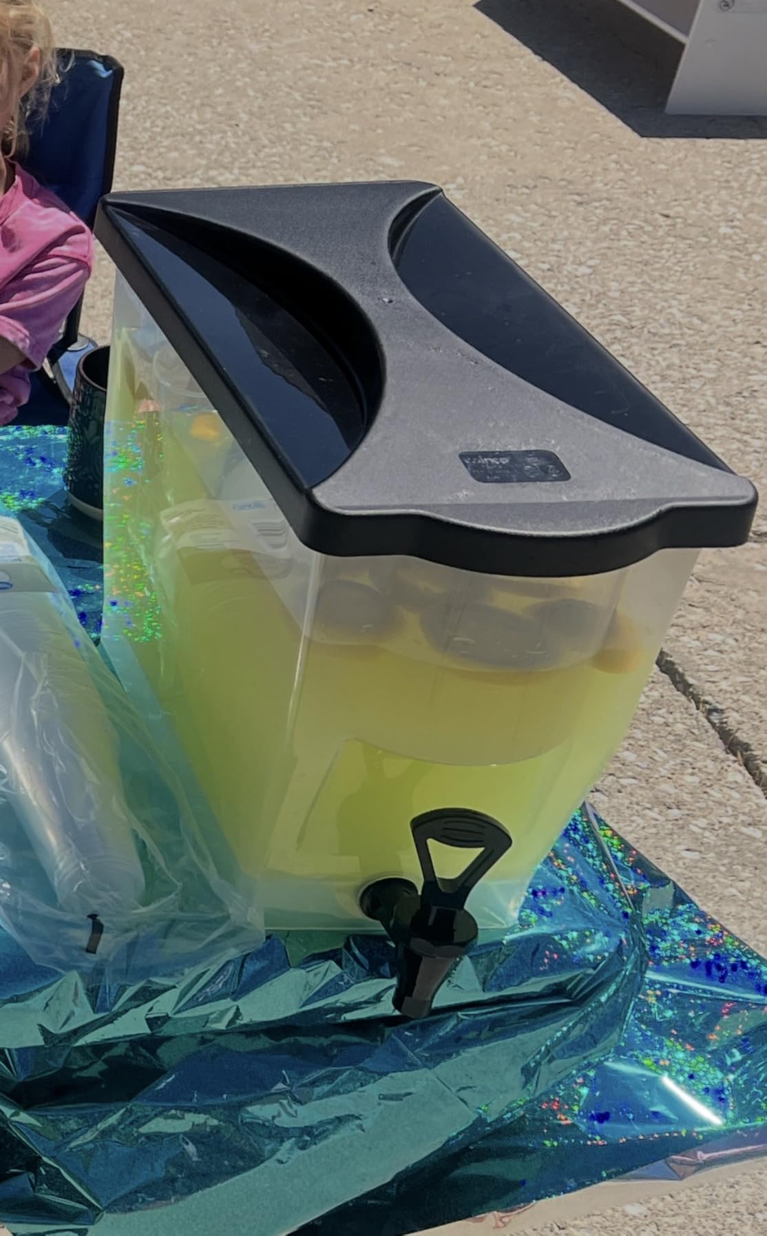 Winco 3 Gallon Slim Plastic Beverage Dispenser with Base | BPA-free, Space-saving design, Drip-free faucet, Great for Water, Tea, Lemonade, Cocktails, Catering and Hotels customer photo 1