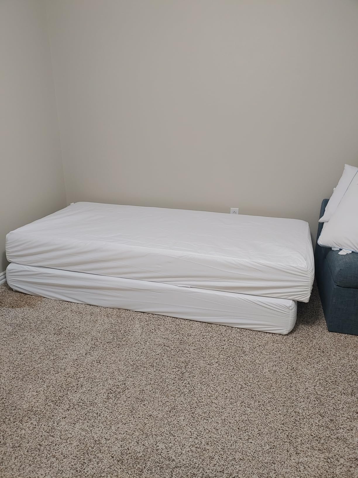 AllerEase Maximum Allergy Mattress Protector, Queen Size customer photo 1