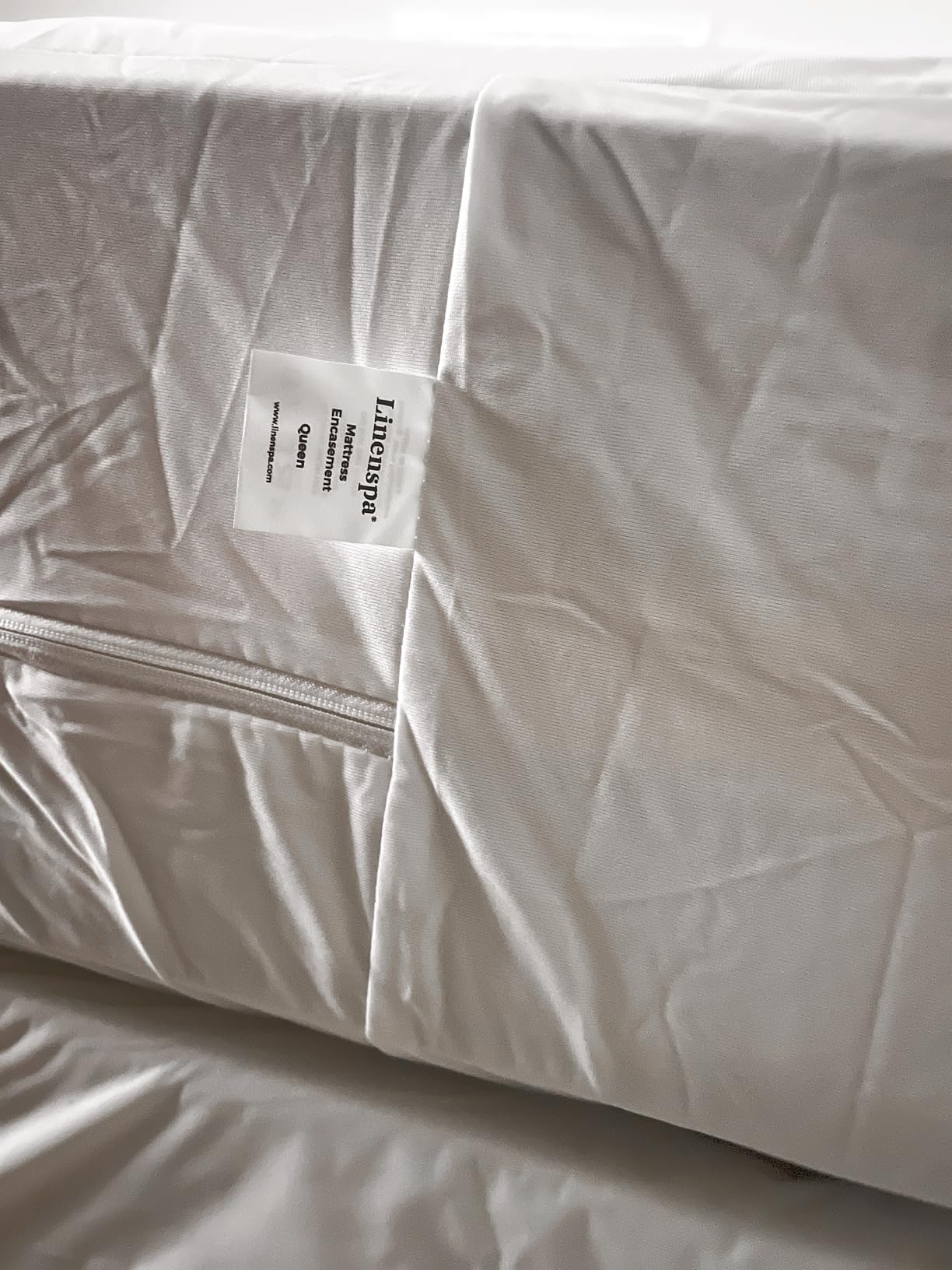 Linenspa Encasement Waterproof Mattress Protector - Zippered 360 Degree, Queen customer photo 2