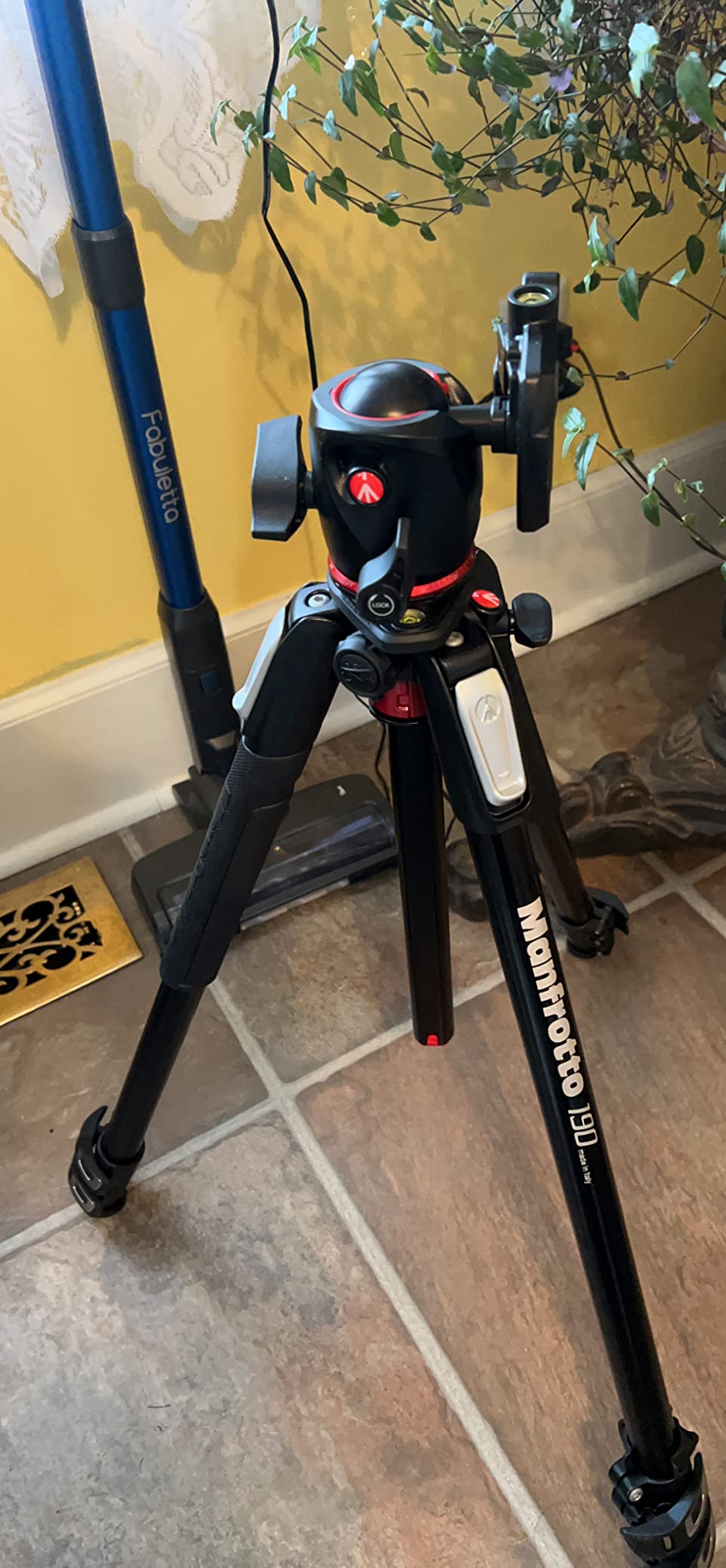 Manfrotto 190XPRO Aluminum 3-Section Tripod Kit with Ball Head (MK190XPRO3-BHQ2) customer photo 1