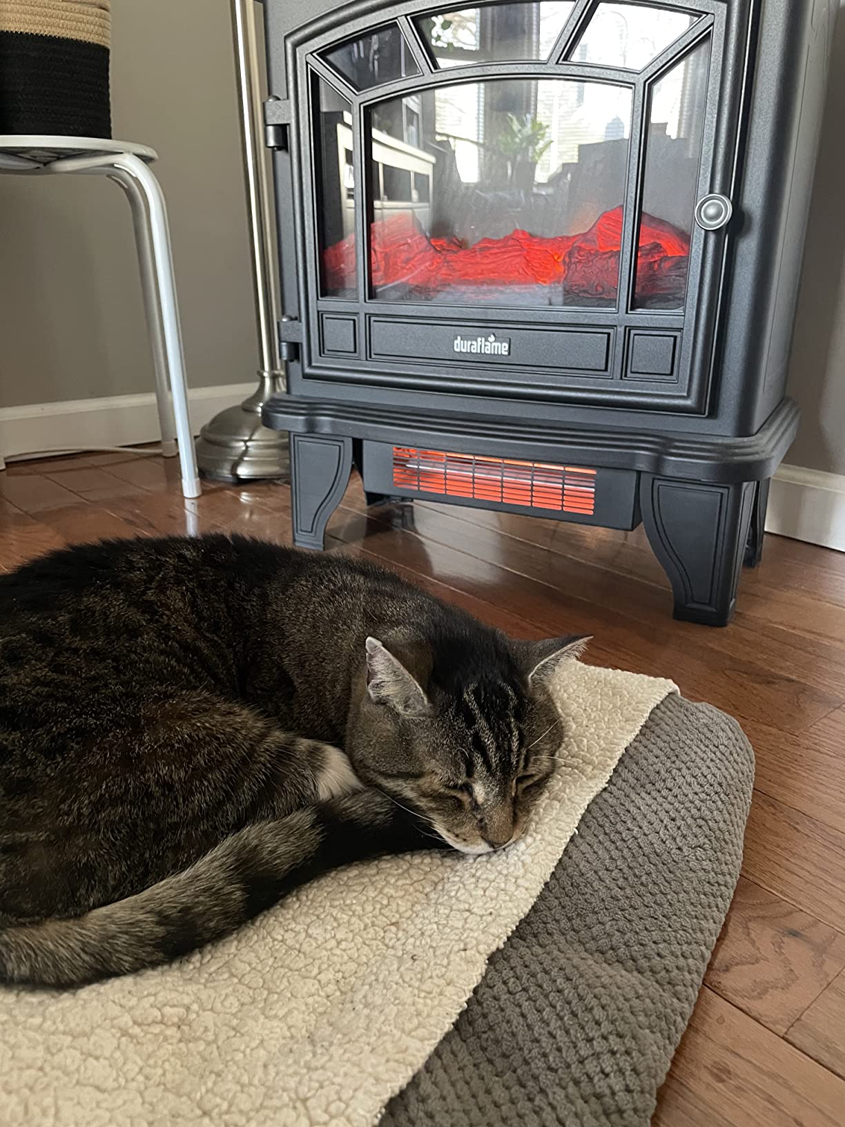 Duraflame Infrared Quartz Electric Fireplace Stove Heater, Black customer photo 2