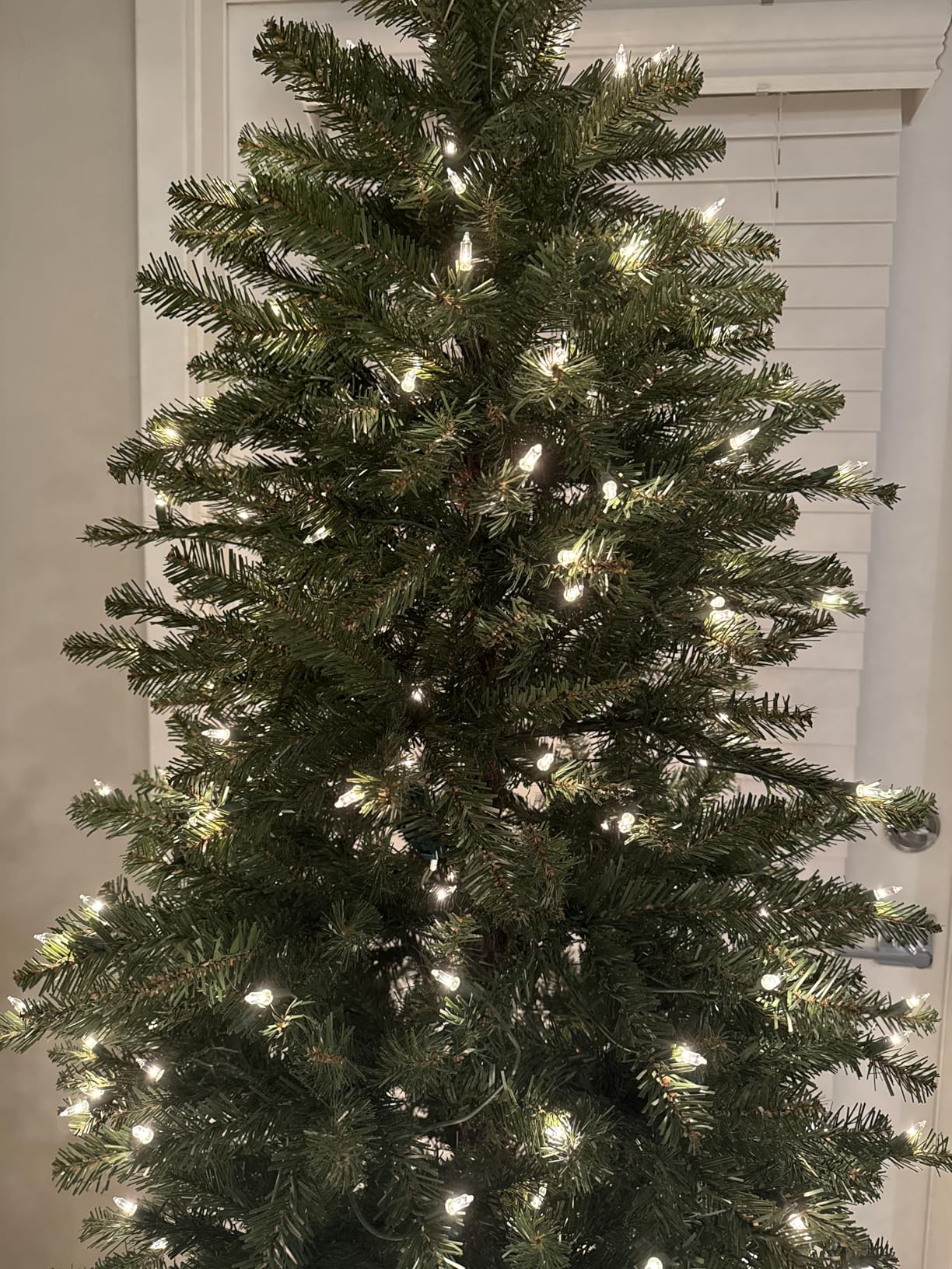 Puleo International 7.5ft Pre-Lit Slim Fraser Christmas Tree with 500 Warm White LED Lights, 1453 Realistic Dense Branch Tips, Easy Setup Artificial Trees with Sturdy Metal Stand customer photo 1