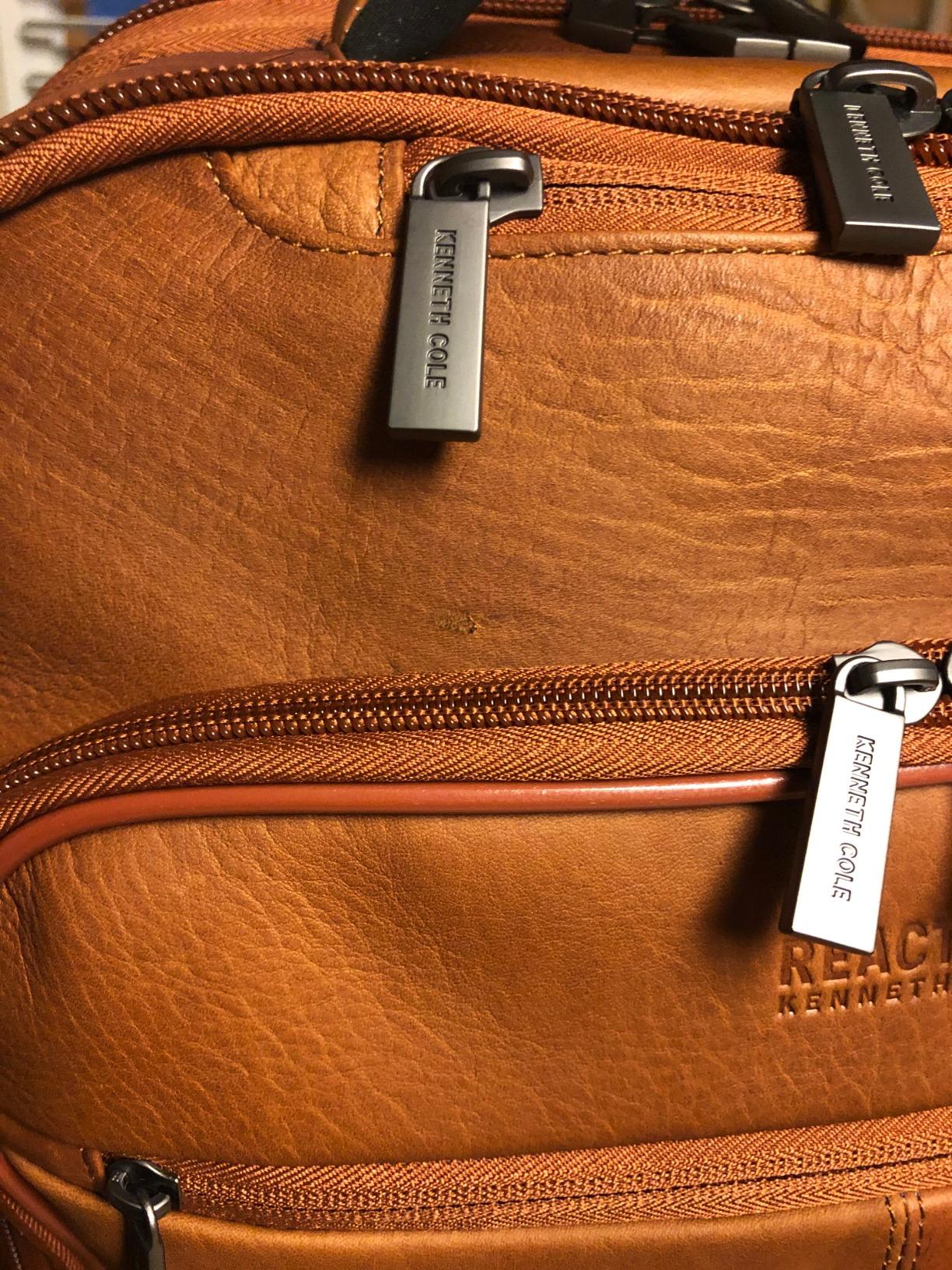 Out Of The Bag Manhattan Colombian Leather RFID 15.6