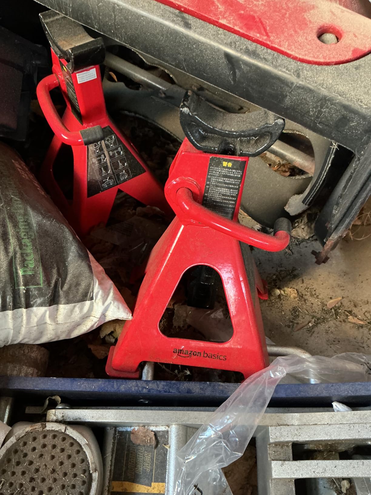 Amazon Basics Steel Jack Auto Stands, 3 Ton (2.7 metric Ton) Capacity, Easy to Use, Adjustable Height, 6,000 lb, 1 Pair, Black and Red (For Sedans and Urban SUVs) customer photo 2