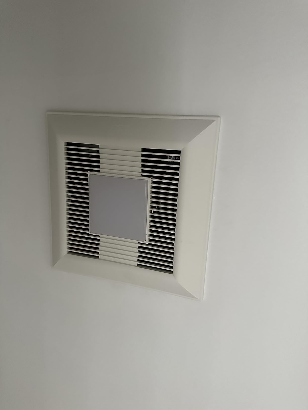 Panasonic FV-0510VSL1 WhisperValue DC Fan with LED Light, 50-80-100 CFM customer photo 1