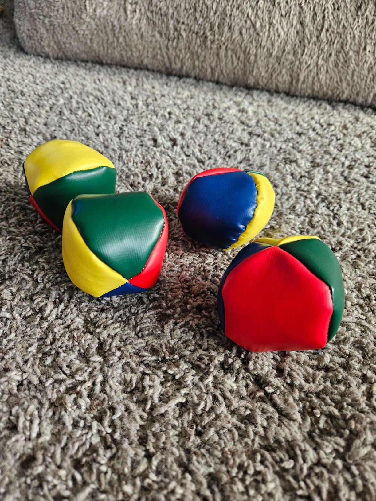 Patelai 6 Packs Juggling Balls Set for Beginners, Quality Mini Durable Juggle Ball Kit, Soft and Easy for Beginners Juggle(Rainbow) customer photo 2