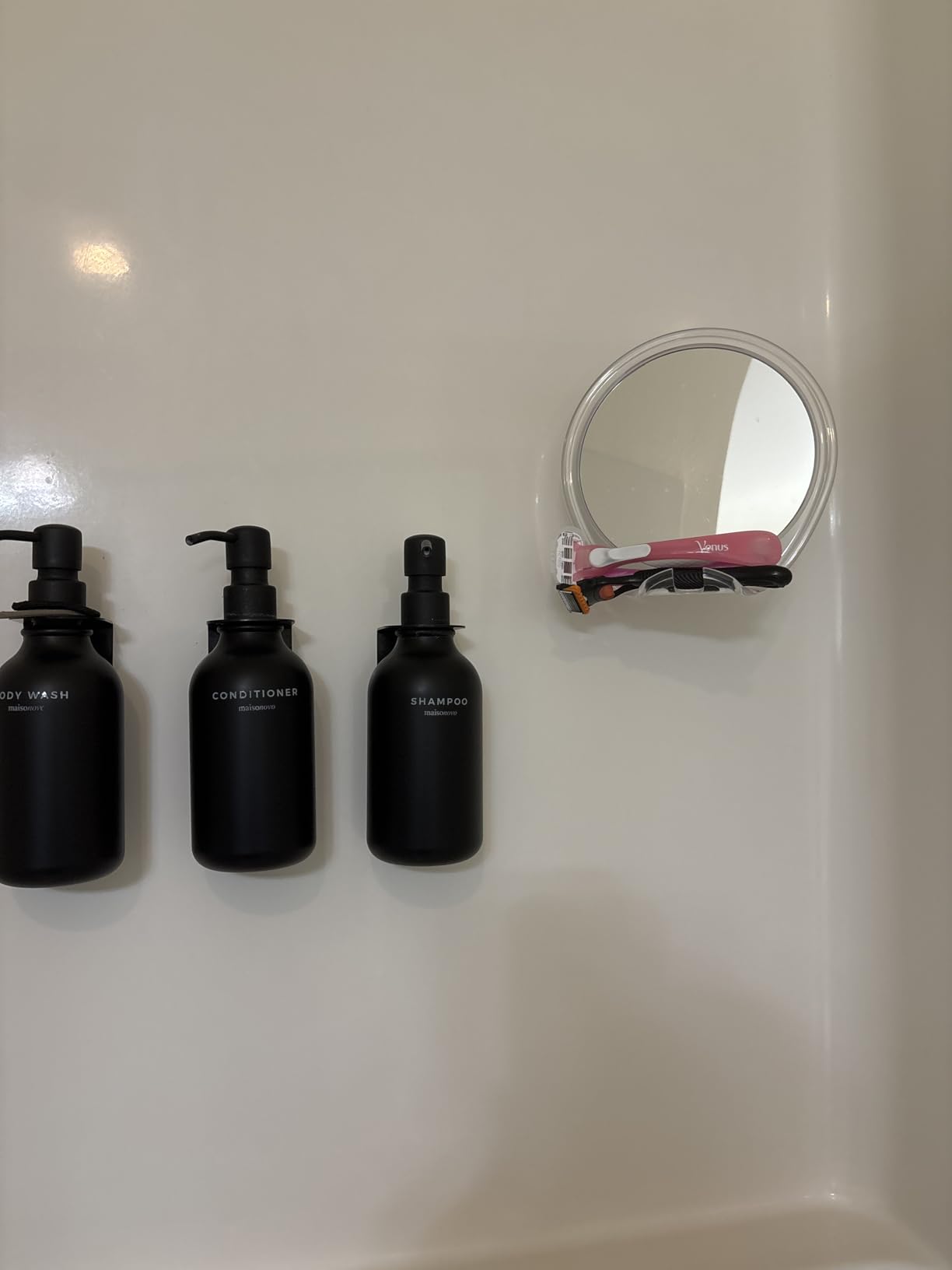 HONEYBULL Fogless Shower Mirror for Shaving with Suction Mount, White | Shatterproof Acrylic Bathroom Accessory With 360 Swivel & Built-in Razor Hook, Clear Reflection in Steam & No-Drill Setup customer photo 1