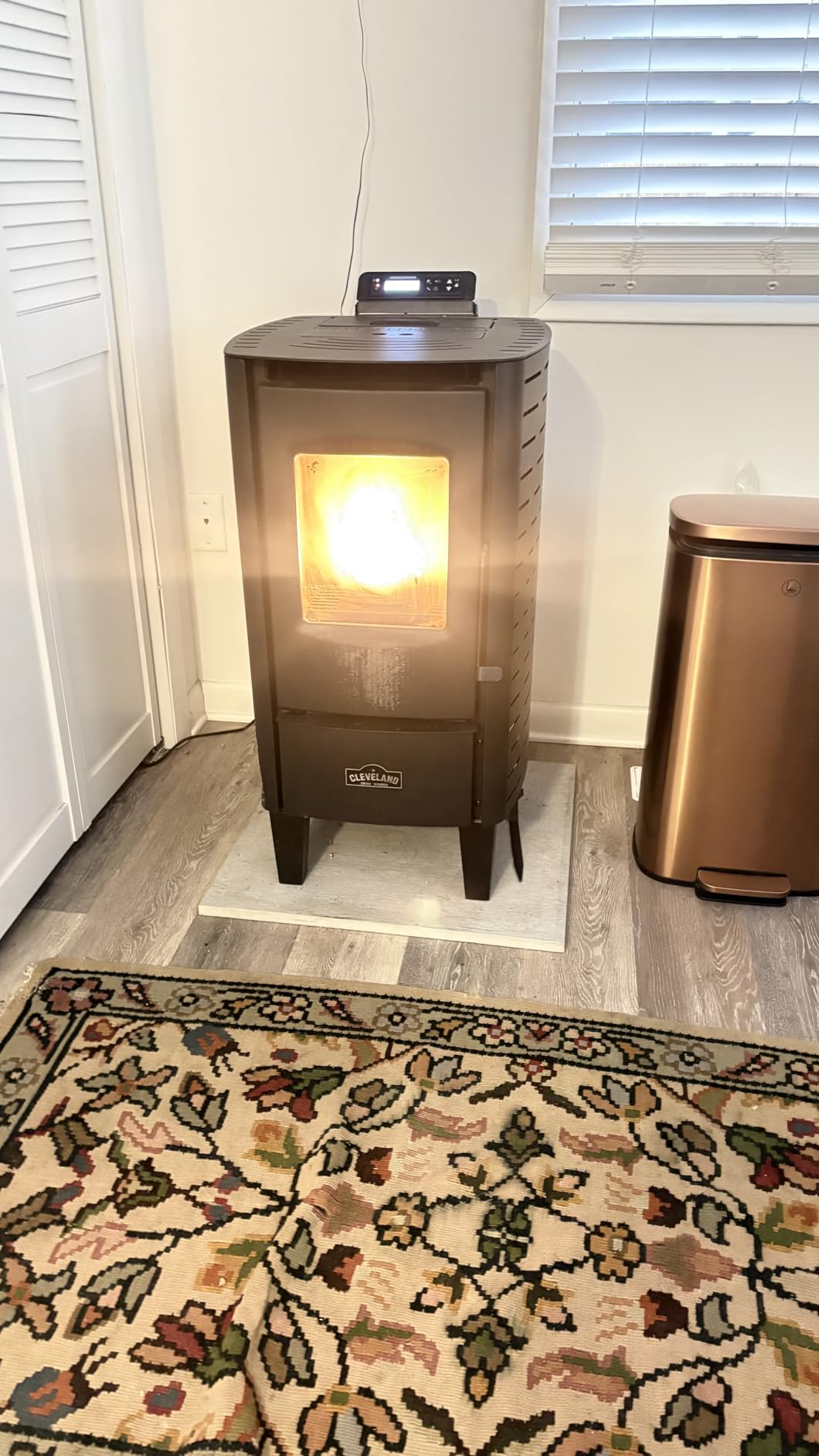 Mr. Heater Cleveland Iron Works Small Pellet Stove - 24lb Hopper customer photo 1