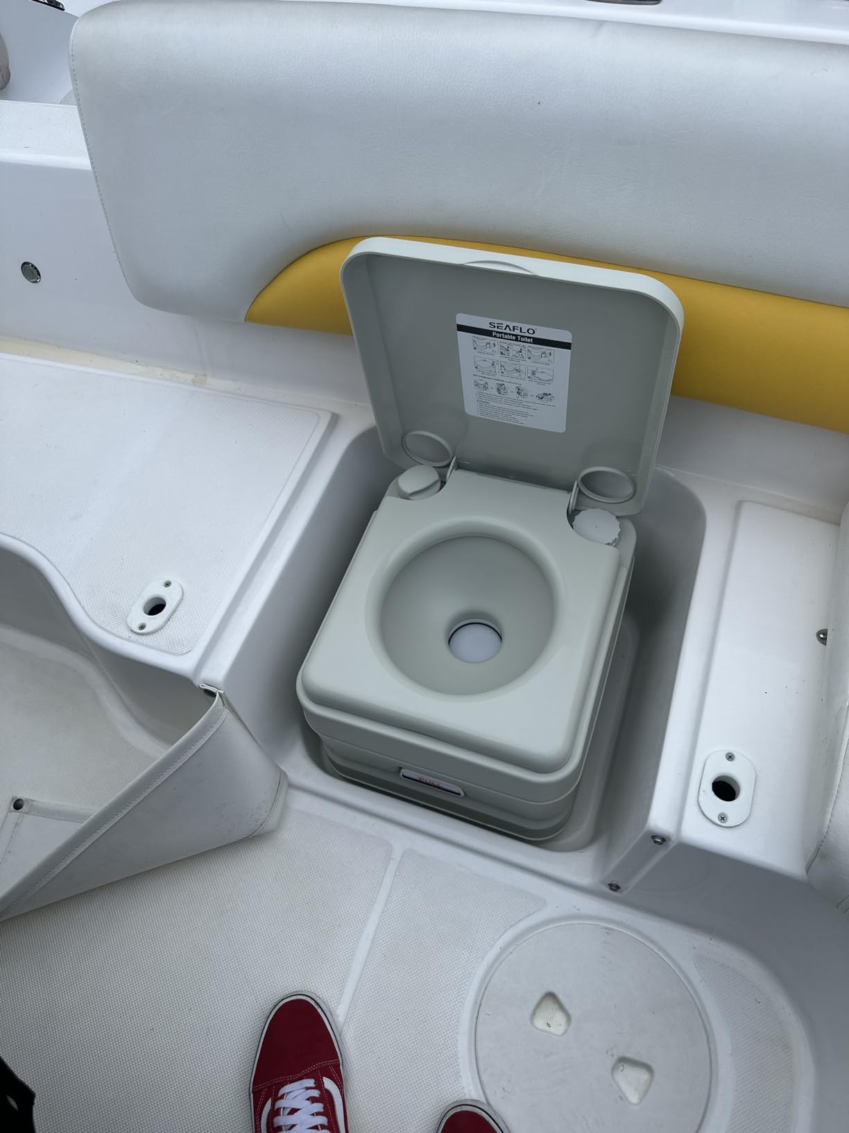 SEAFLO Premium Camping Portable Toilet - 5.8 Gallon Waste 3.43 Gall Fresh Tank (100 Flushes), 440 lbs Max Weight, Level Indicator, 4-Year Warranty customer photo 2