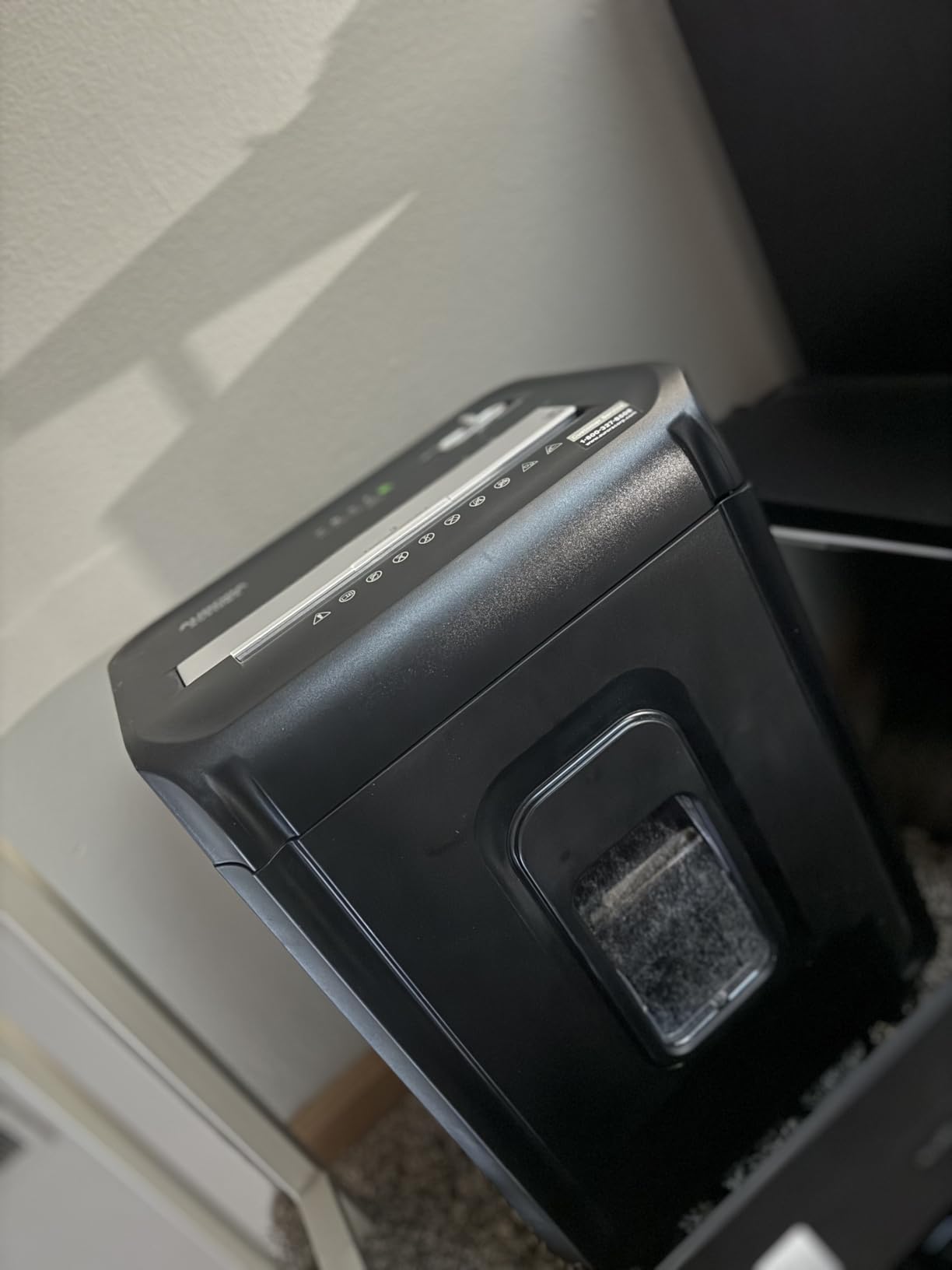Aurora AU1060MA Professional Grade 10-Sheet High Security Micro-Cut Paper and Credit Card Shredder, 60 Minutes, Security Level P-5 customer photo 1