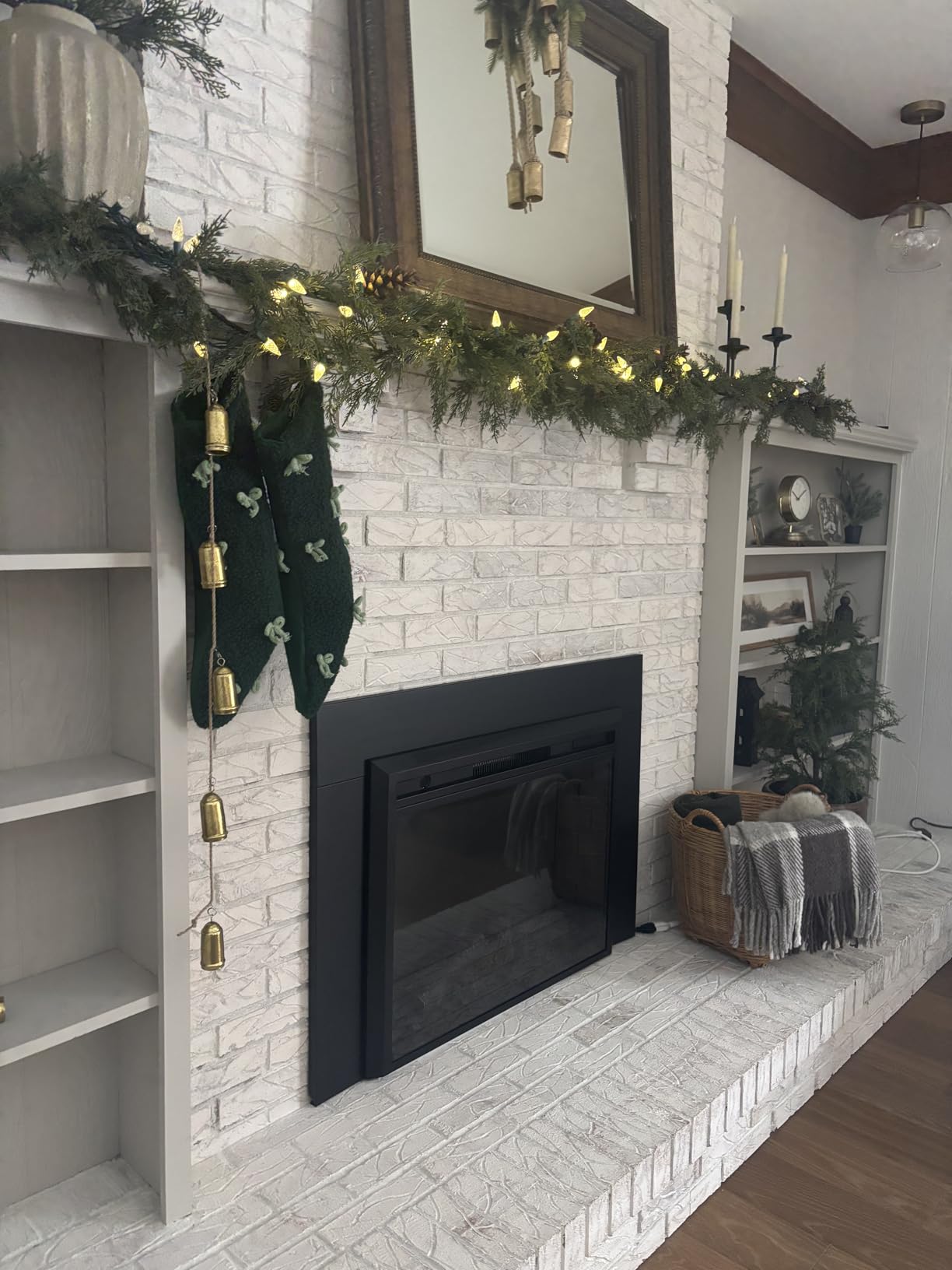 43'' Electric Fireplace Insert, Retro Recessed Fireplace Heater with Fire Cracking Sound, Remote Control & Timer, 750/1500W, Black customer photo 1
