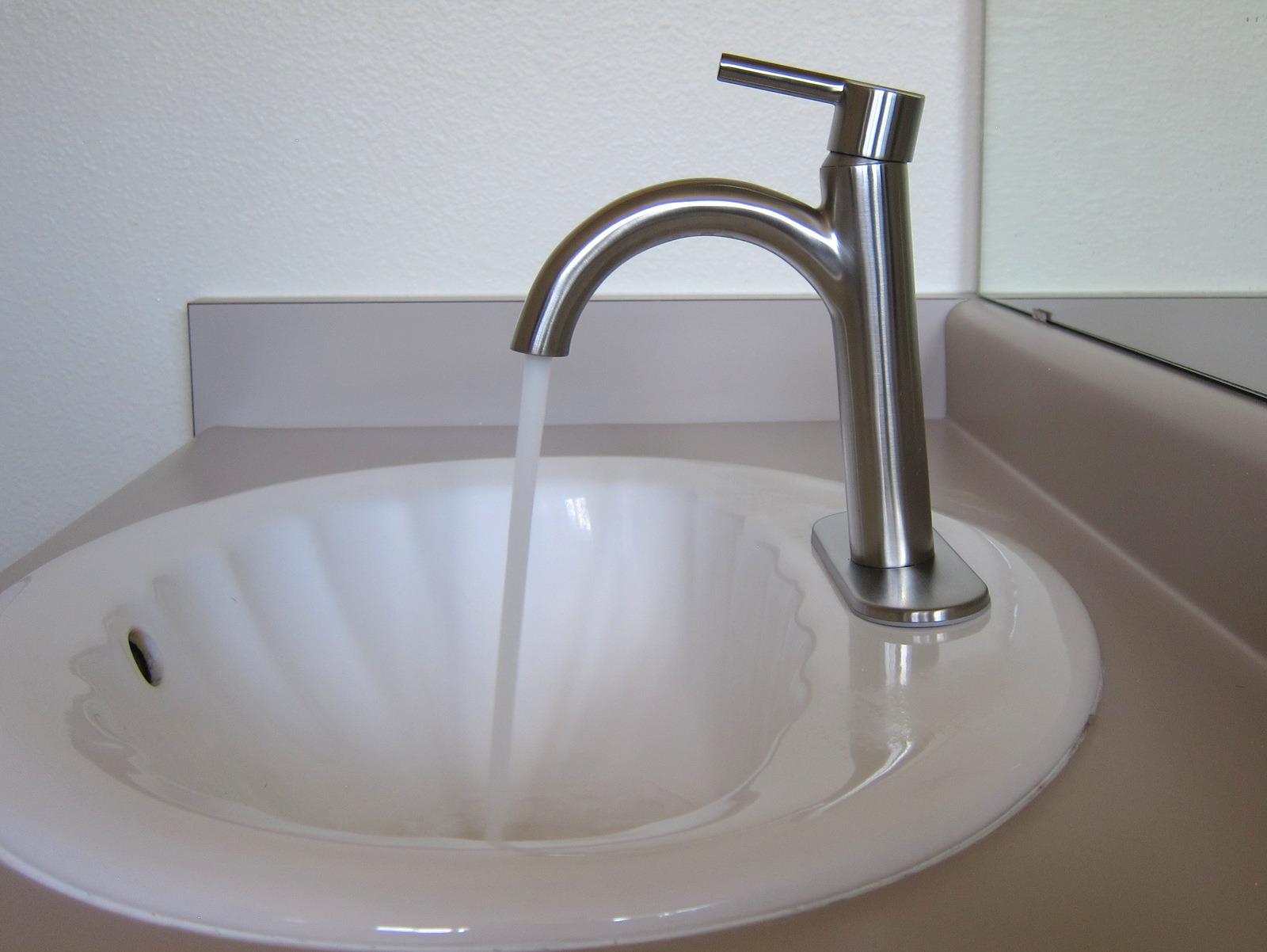 Delta Nicoli Brushed Nickel Bathroom Faucet 1 Hole, Single Hole Bathroom Sink Faucet for Vanity, Push-Pop Drain Assembly, Stainless 15749LF-SS customer photo 1