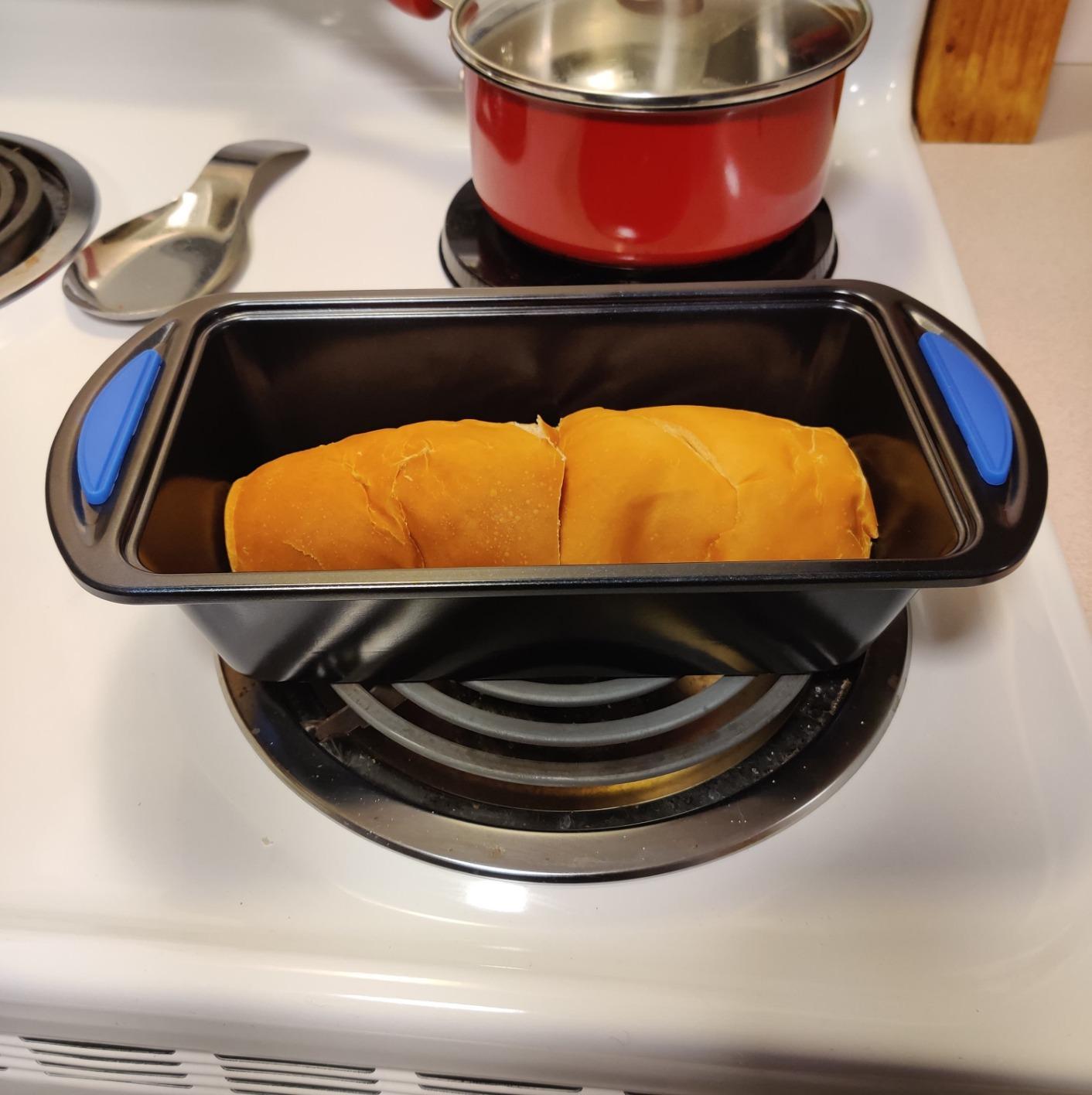 NutriChef 10-Piece Nonstick Bakeware Set - Heavy Duty Carbon Steel Baking Trays w/Silicone Handles - Includes Cookie Sheets, 12-Cup Muffin Pan, Pizza & Loaf Pan, Round & Square Pans - Easy to Clean customer photo 1