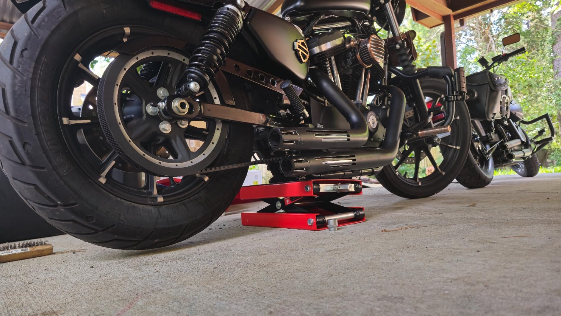 Motorcycle Lift Scissor Jack, 1200 LB Capacity Wide Deck Hoist Stand Maintenance Bikes ATVs Garage Repair Center Stand Lift Jack customer photo 1