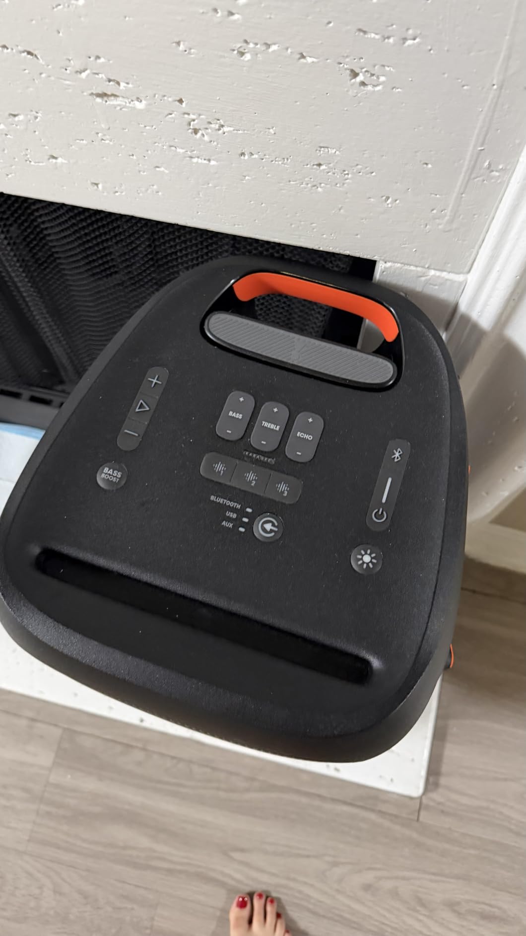 JBL Partybox 310 - Portable Party Speaker with Long Lasting Battery, Powerful JBL Sound and Exciting Light Show, Black customer photo 1