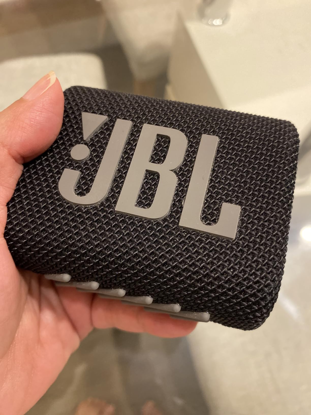 JBL Go 3 - Portable Mini Bluetooth Speaker, big audio and punchy bass, IP67 waterproof and dustproof, 5 hours of playtime, speaker for home, outdoor and travel (Black) customer photo 2