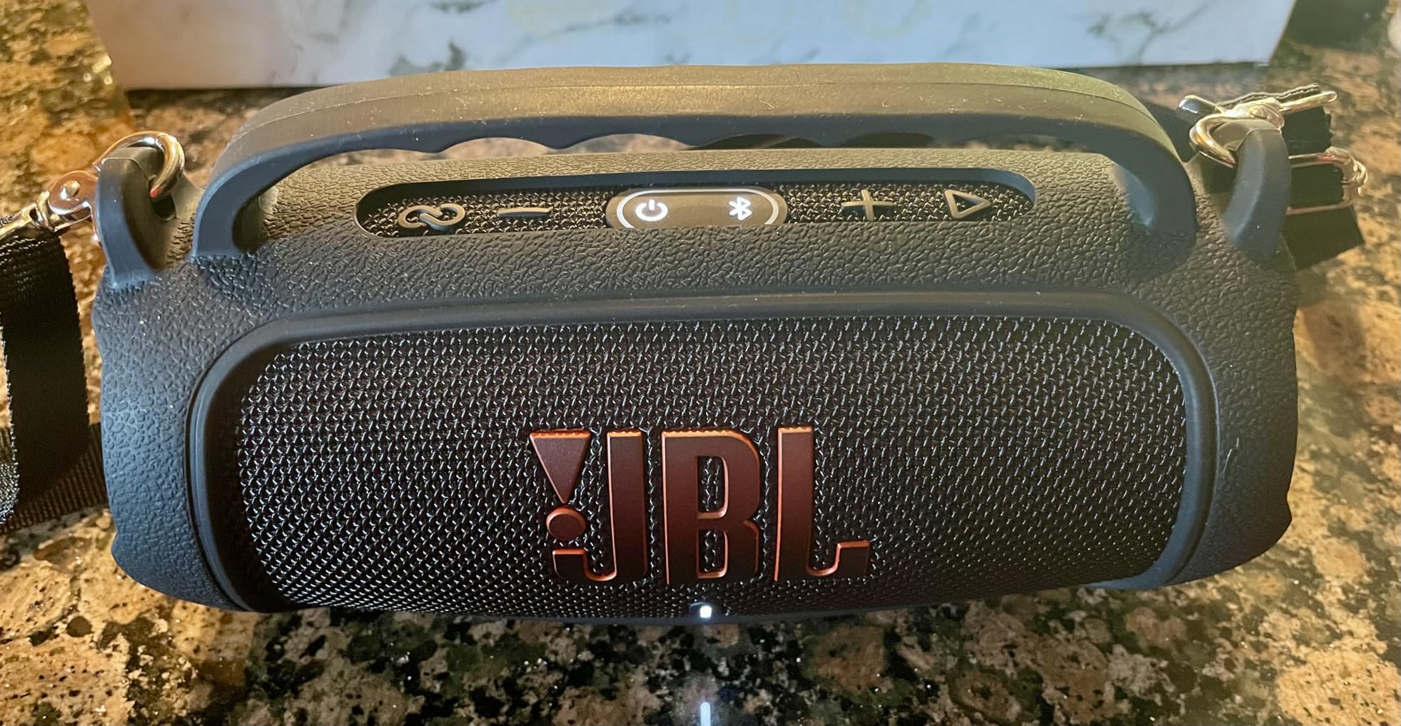 JBL CHARGE 5 - Portable Waterproof (IP67) Bluetooth Speaker with Powerbank USB Charge out, 20 hours playtime, JBL Partyboost (Blue) customer photo 1