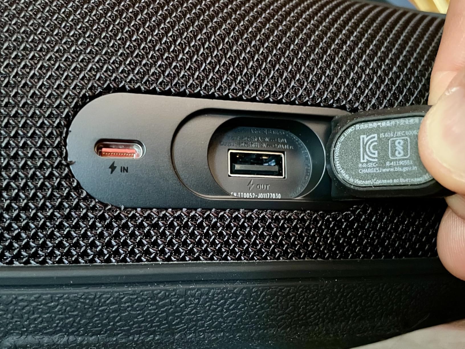 JBL CHARGE 5 - Portable Waterproof (IP67) Bluetooth Speaker with Powerbank USB Charge out, 20 hours playtime, JBL Partyboost (Blue) customer photo 2