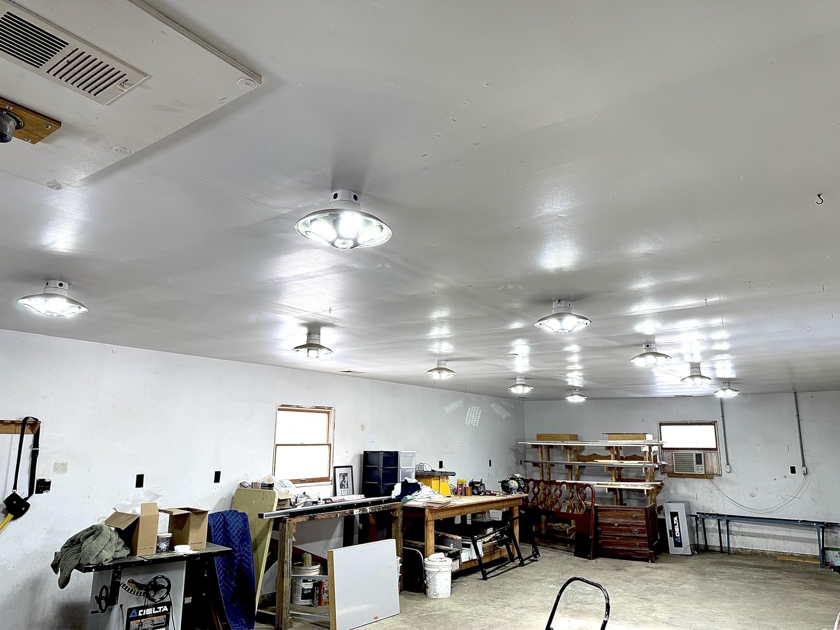 Led Garage Lights Bulb 6 Pack 200W Super Bright Ceiling Led Shop Lights, E26/E27 Base, 6500K, 20000LM Deformable Led Garage Light for Basement, Attic and Workshop Commercial Bay Lighting customer photo 1
