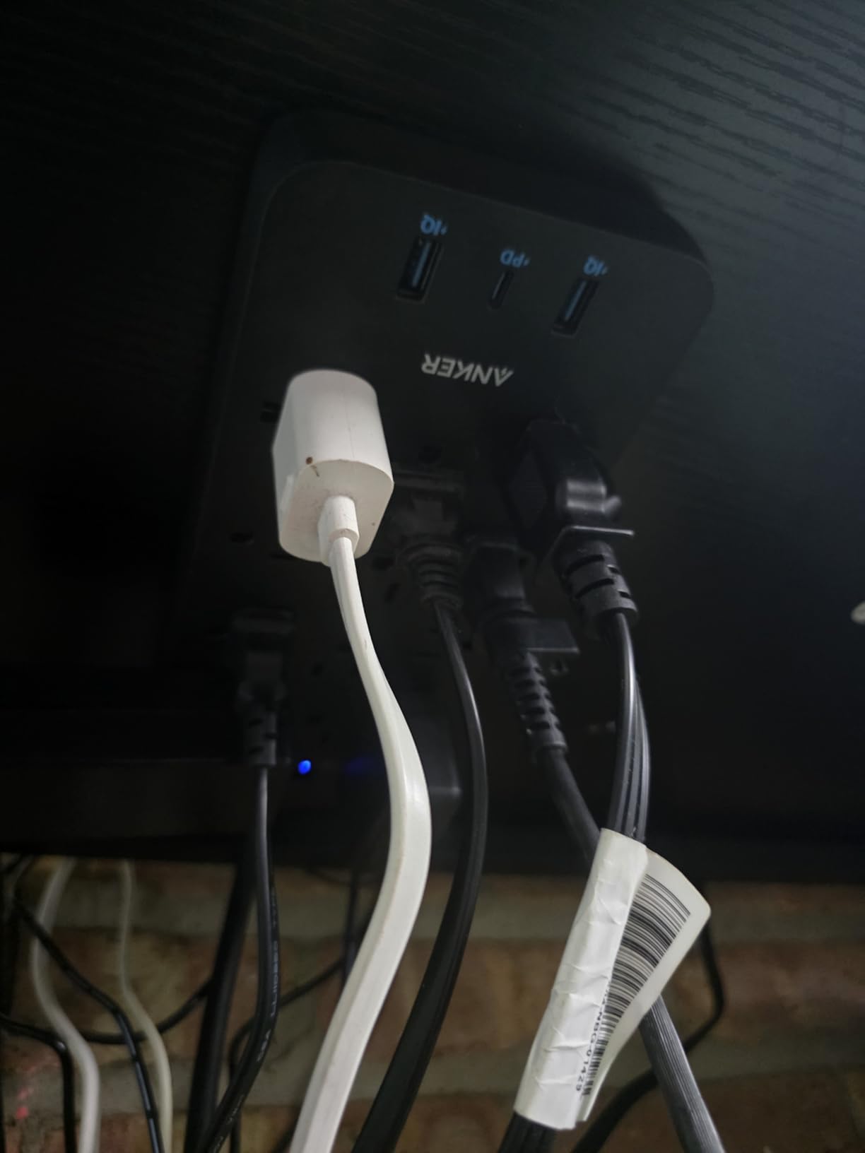 Anker Power Strip with 2100J Surge Protector, Outlet Extender, 20W, 12 AC | 5ft Extension Cord with Multiple Outlets, 1 USB C, 2 USB A, Home Office, Dorm Room Essentials, TUV Listed customer photo 1
