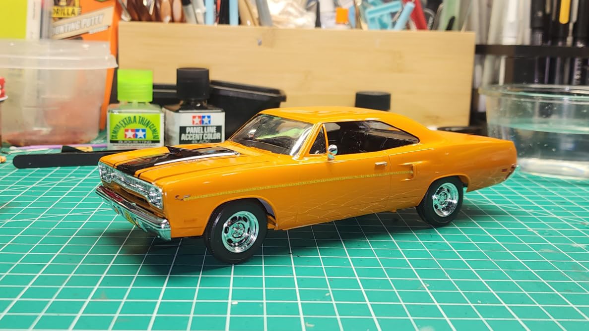 Revell 14531 '70 Plymouth Road Runner 1:24 Scale 77-Piece Skill Level 5 Model Car Building Kit customer photo 1