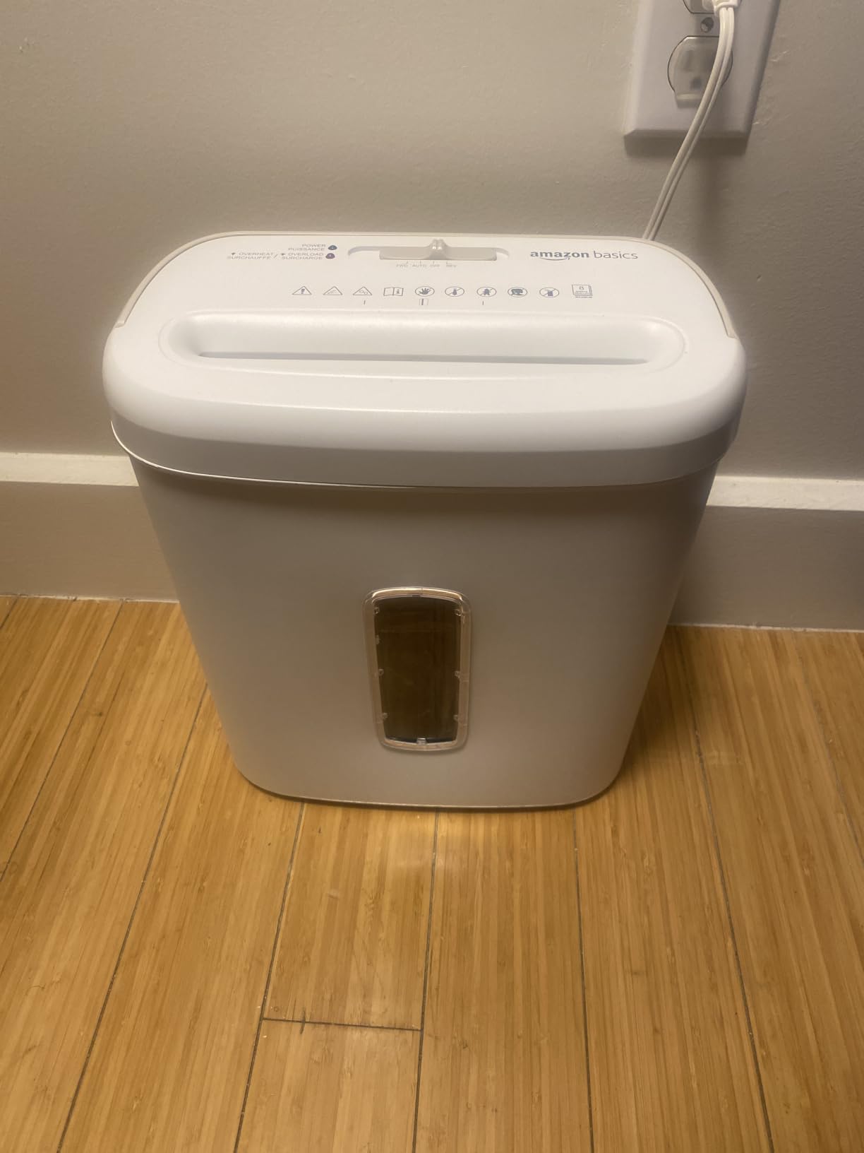 Amazon Basics 200-Sheet Auto Feed Cross-Cut Paper Shredder, P-4 Security customer photo 1